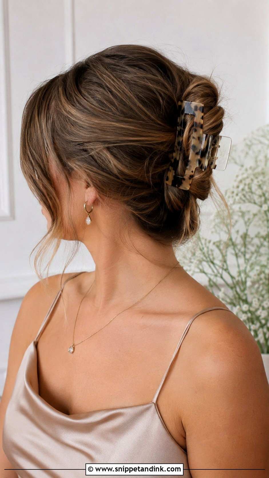 Claw Clip Wedding Guest Hairstyle - Snippet and Ink - 15 Midlength Hairstyles for Wedding Guest
