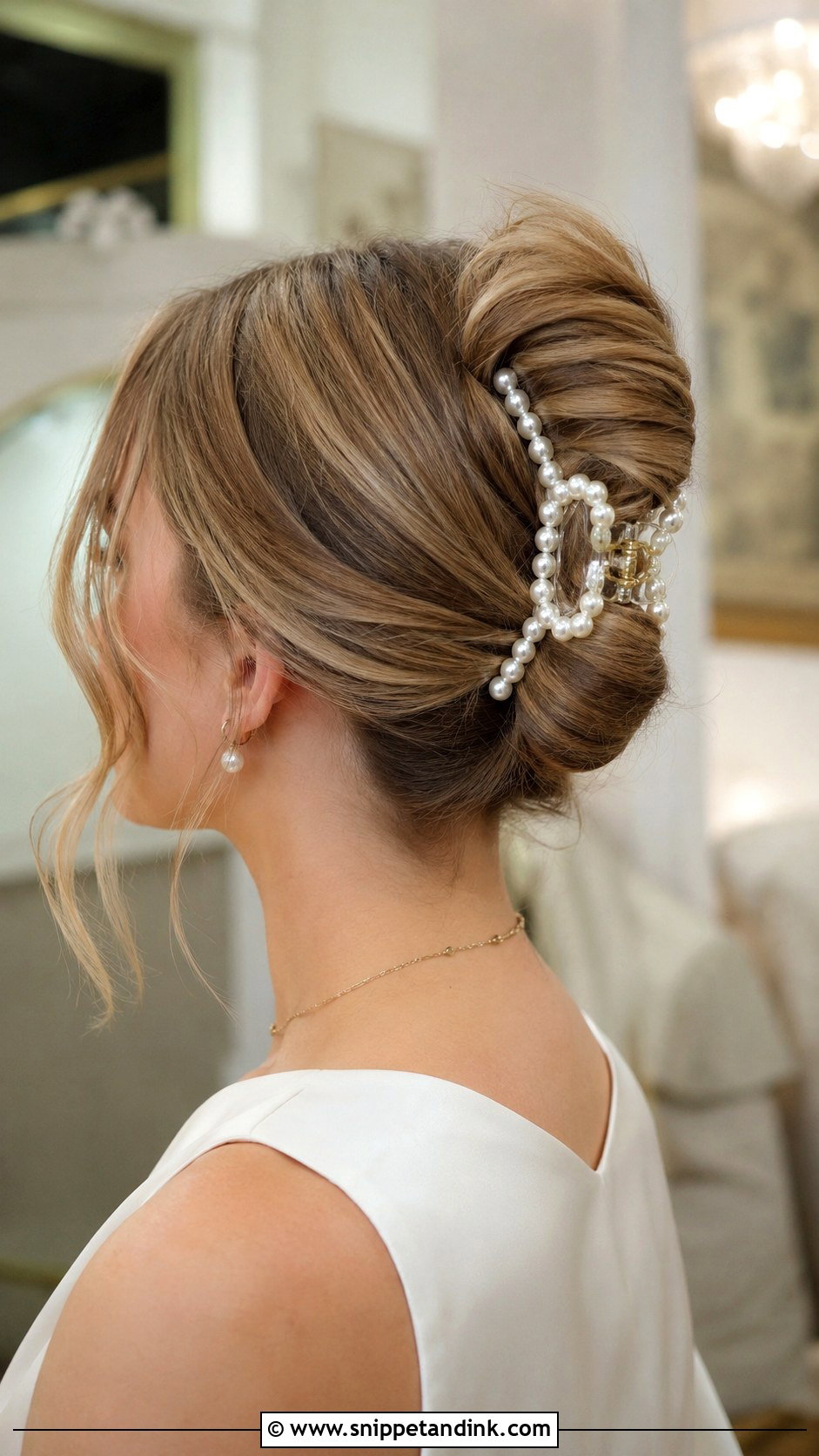 Claw Clip Wedding Hairstyle - Snippet and Ink - 15 Quick Wedding Hairstyles