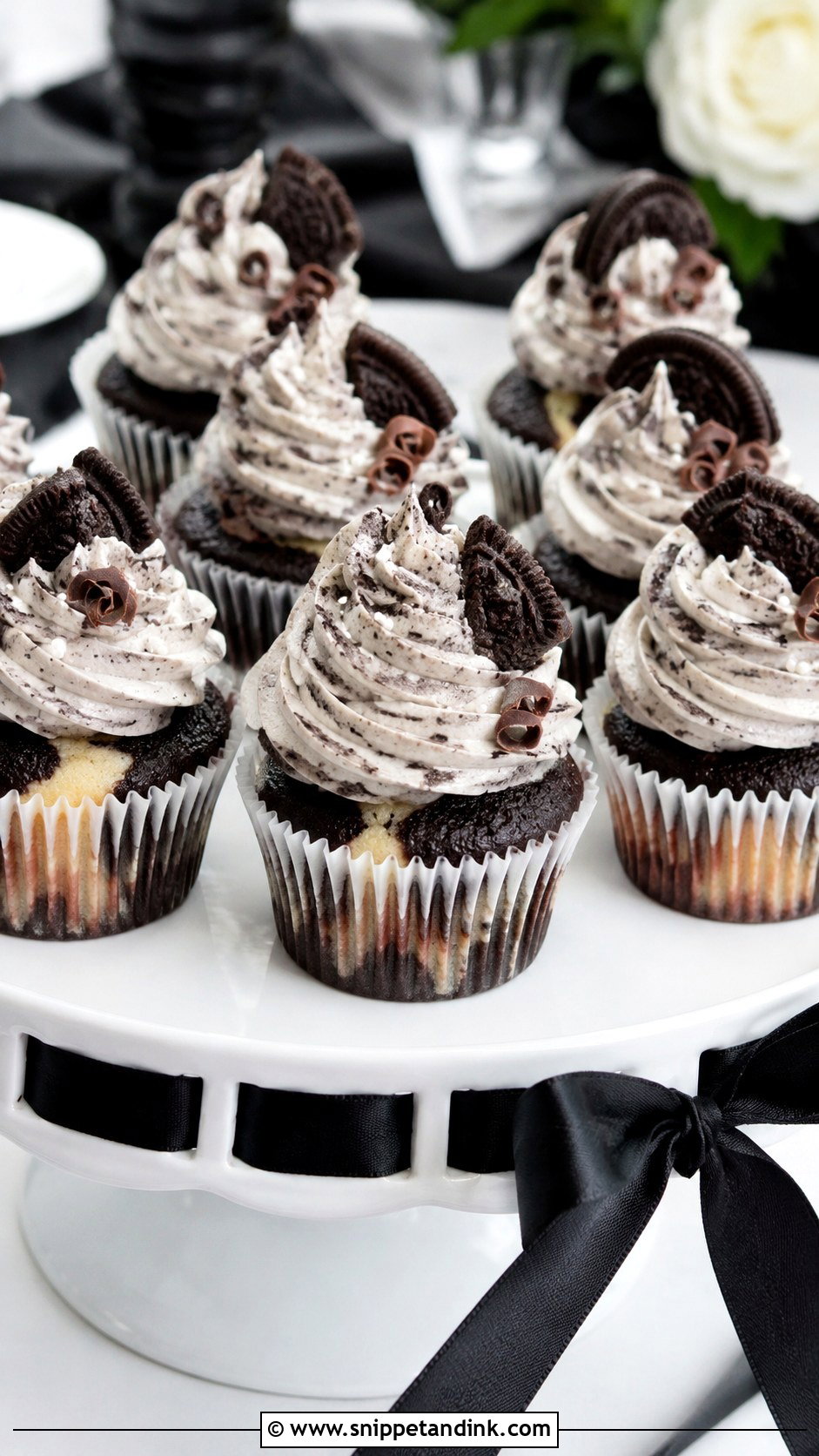 Cookies And Cream Buttercream Wedding Cupcakes - Snippet and Ink - 25 Wedding Cupcake Frosting