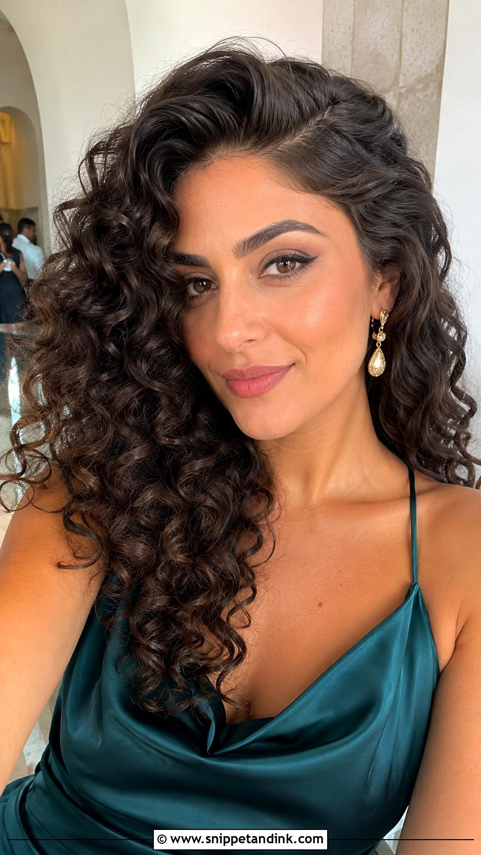 Curly Hair With Side Part For Wedding Guest - Snippet and Ink - 20 Curly Hairstyle for Wedding Guest Ideas