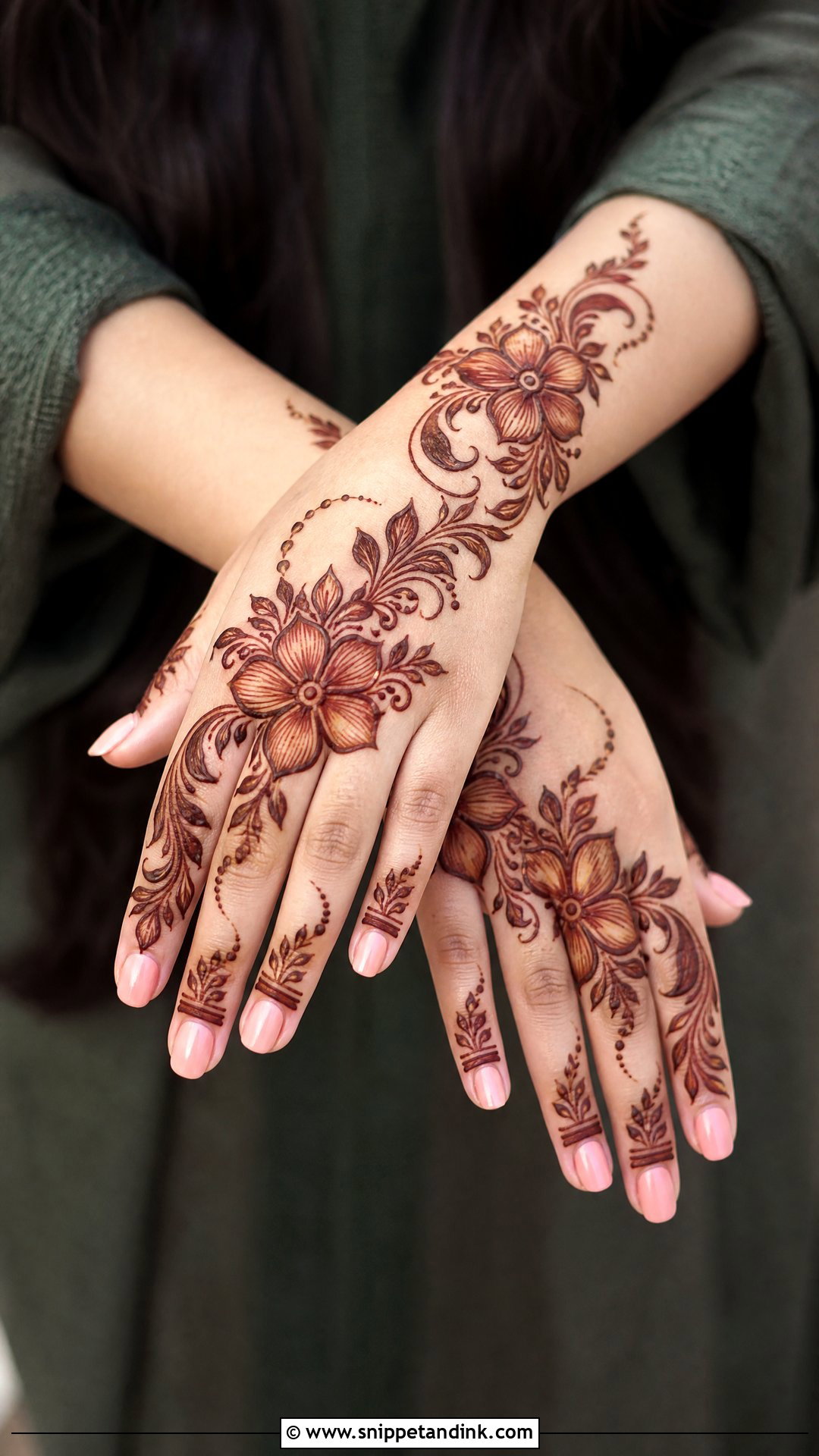 Cut Work Gulf Mehndi Design - Snippet and Ink - 30 Cut Work Mehndi Design Ideas