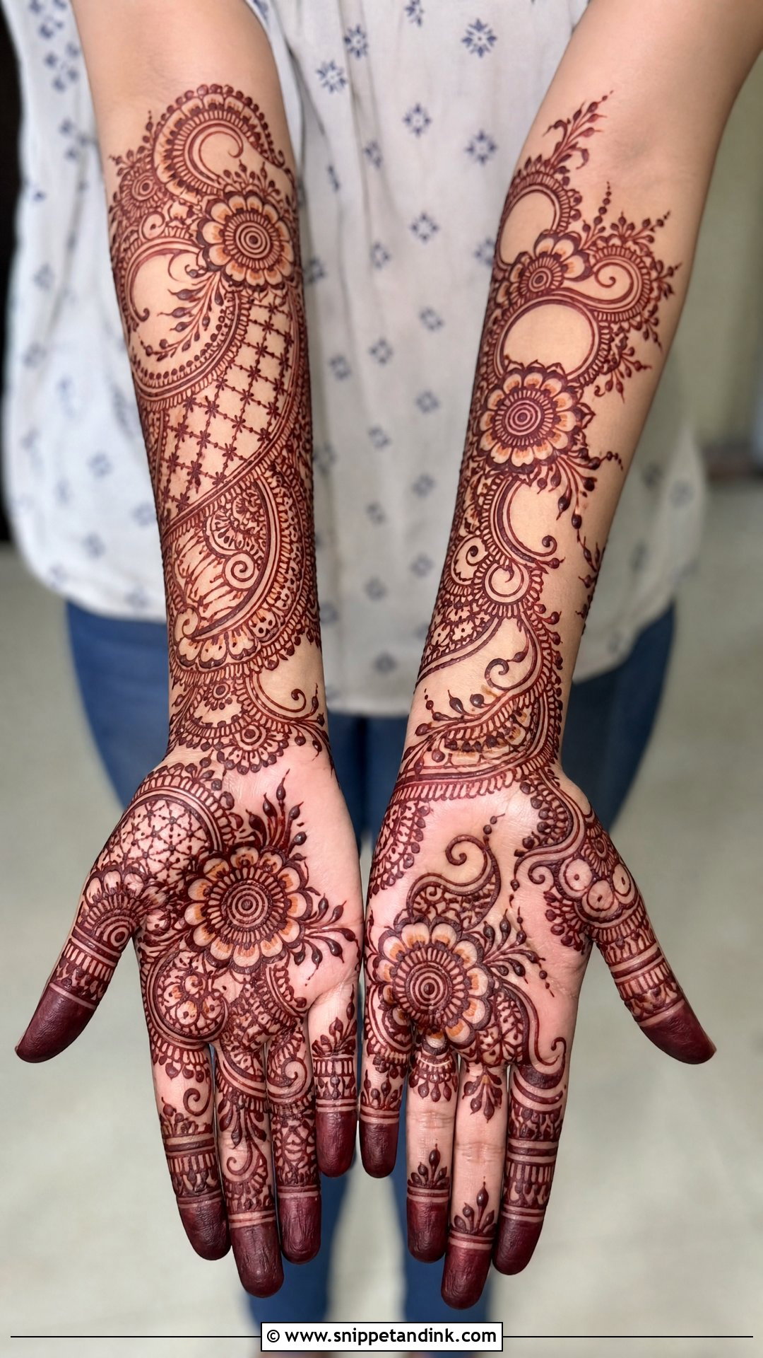 Cut Work Indo Arabic Mehndi Design - Snippet and Ink - 30 Cut Work Mehndi Design Ideas