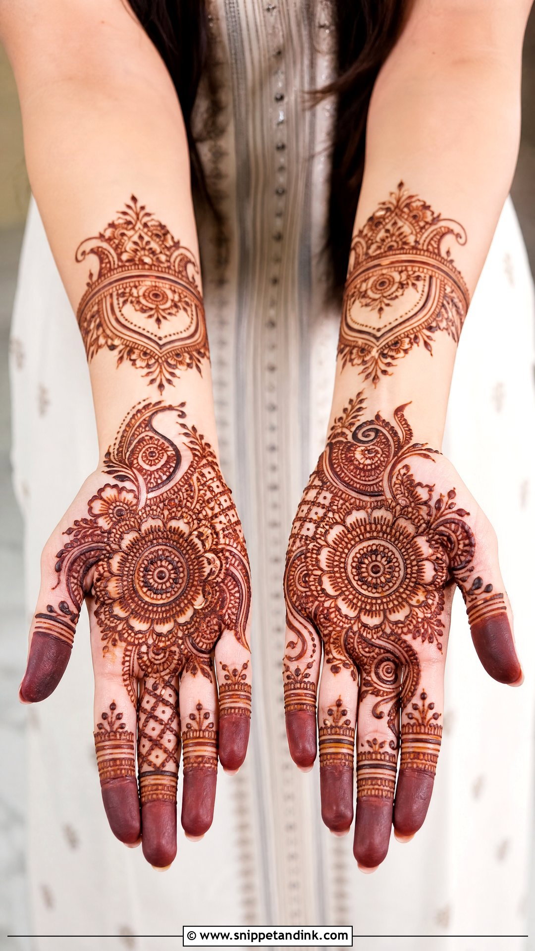Cut Work Palm Mehndi Design - Snippet and Ink - 30 Cut Work Mehndi Design Ideas