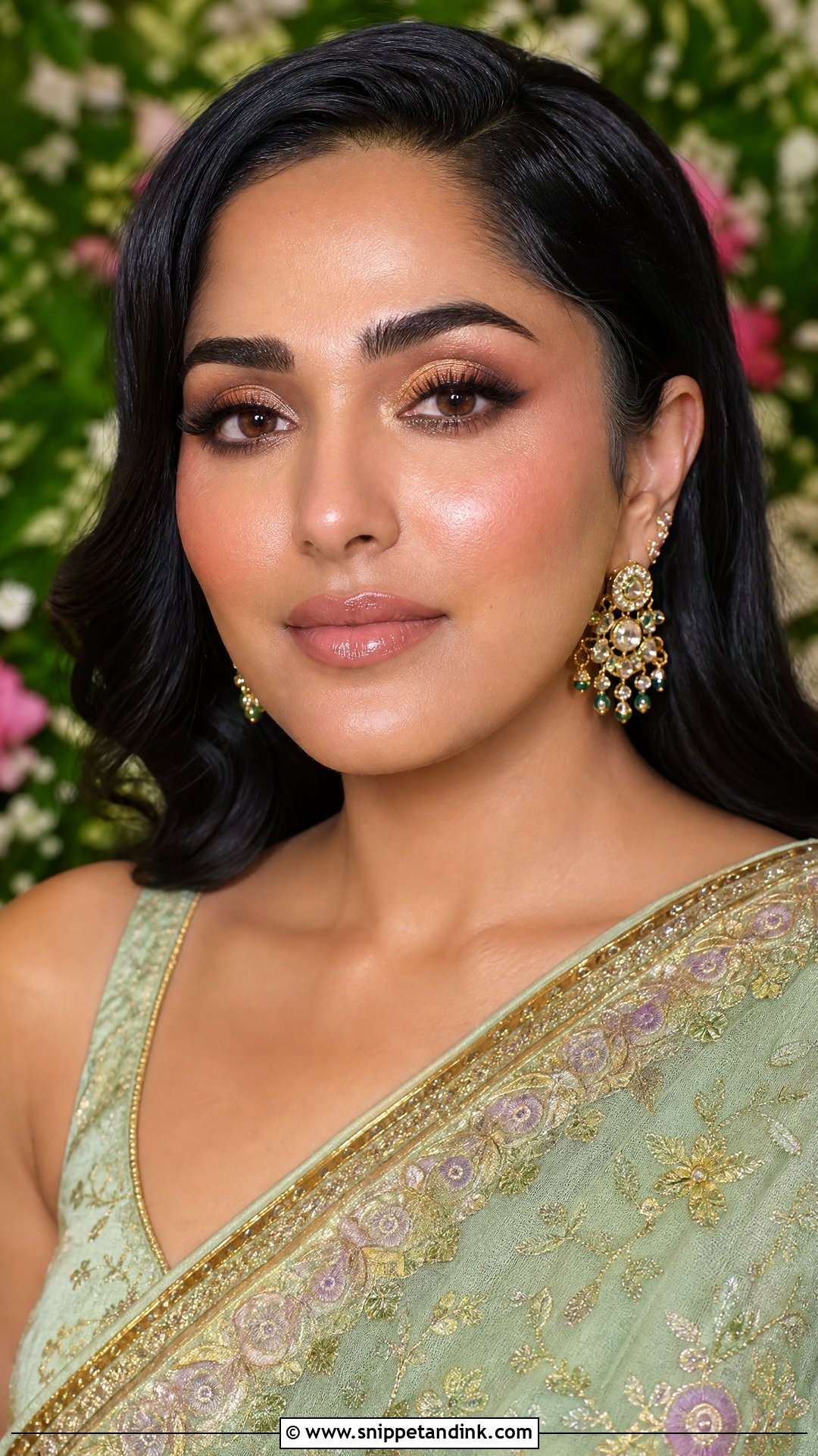 Dewy Mehndi Bridal Makeup - Snippet and Ink - 20 Mehndi Bridal Makeup Ideas