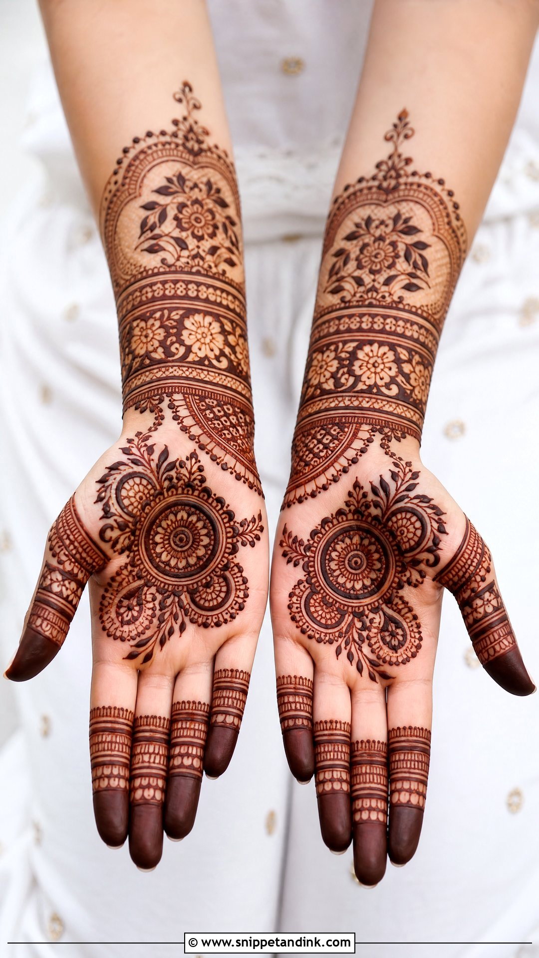 Dhoti Pants Mehendi Outfit For Bride - Snippet and Ink - 20 Mehendi Function Outfit Brides Ideas