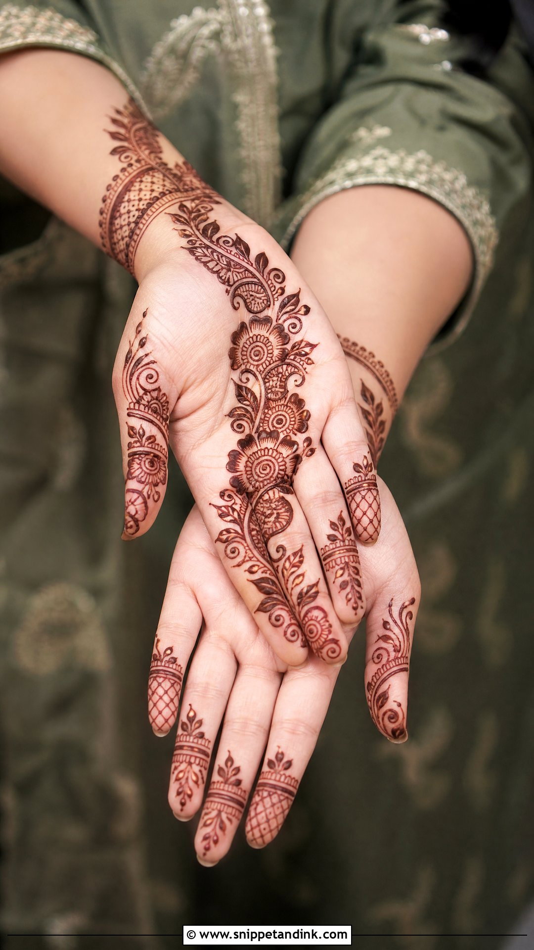 Diagonal Bail Front Hand Mehndi Design - Snippet and Ink - 25 Bail Front Hand Mehndi Design Ideas