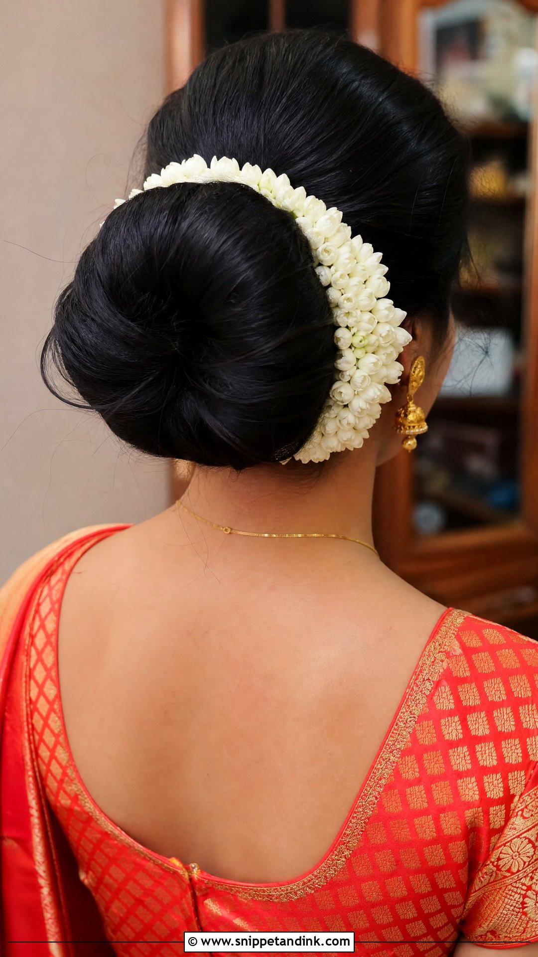 Donut Bun With Gajra - Snippet and Ink - 20 Bengali Bridal Hairstyle Ideas