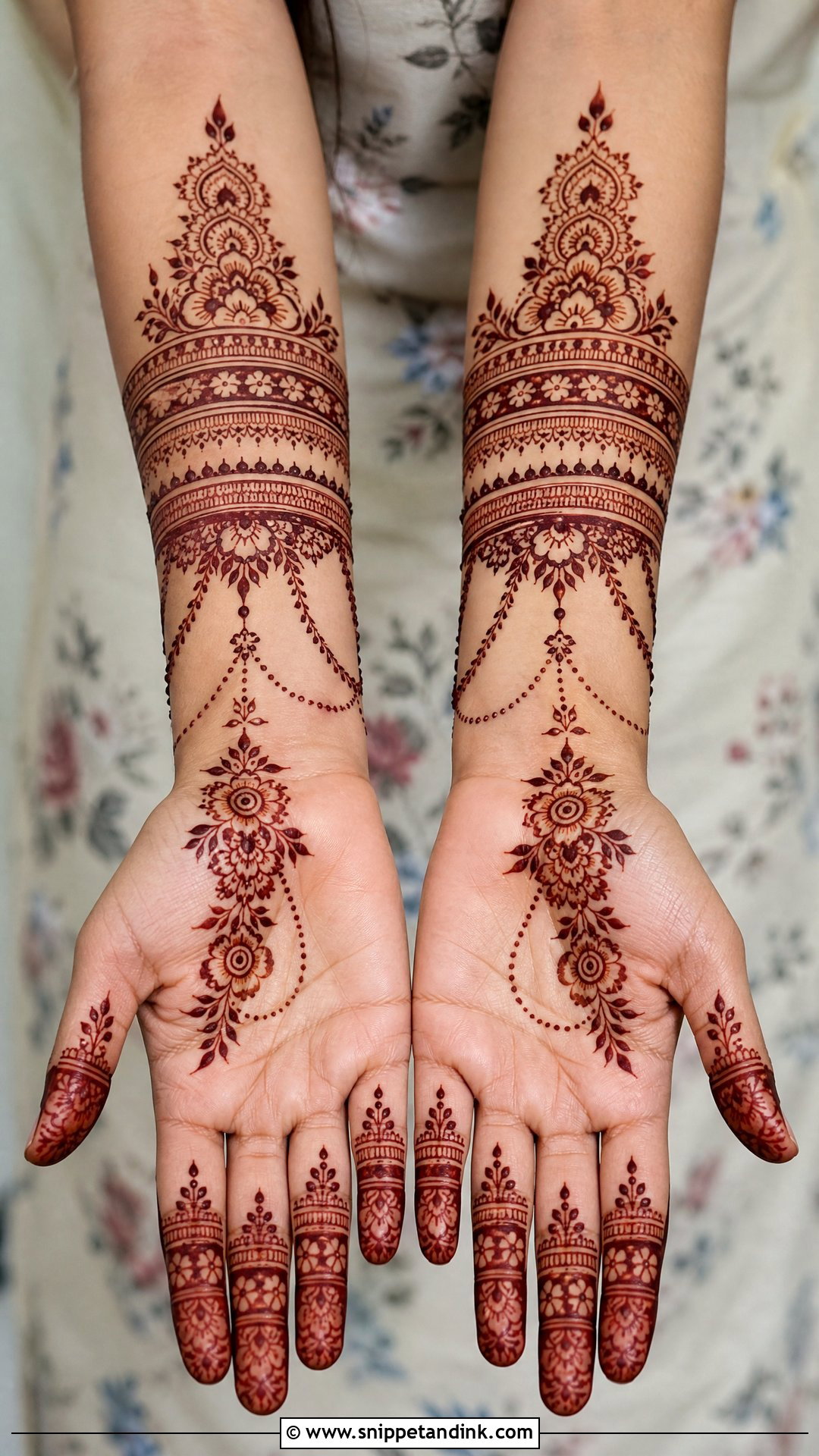 Dubai Bracelet Front Hand Mehndi Design - Snippet and Ink - 20 Dubai Front Hand Mehndi Designs