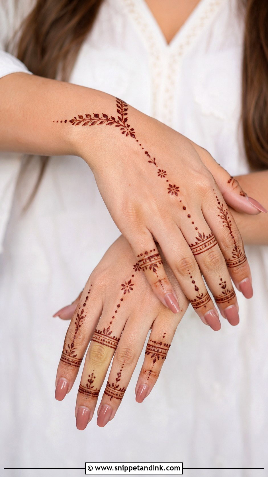 Dubai Finger Mehndi Design - Snippet and Ink - 35 Dubai Mehndi Designs