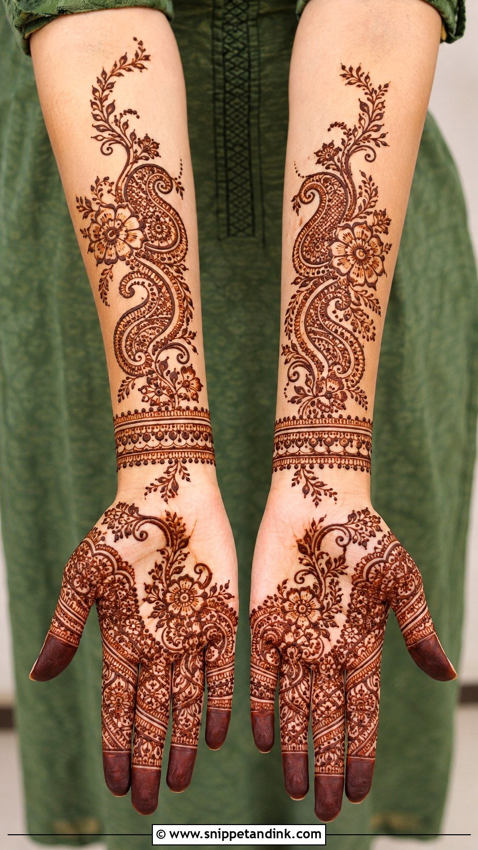 Dubai Forearm Mehndi Design - Snippet and Ink - 35 Dubai Mehndi Designs