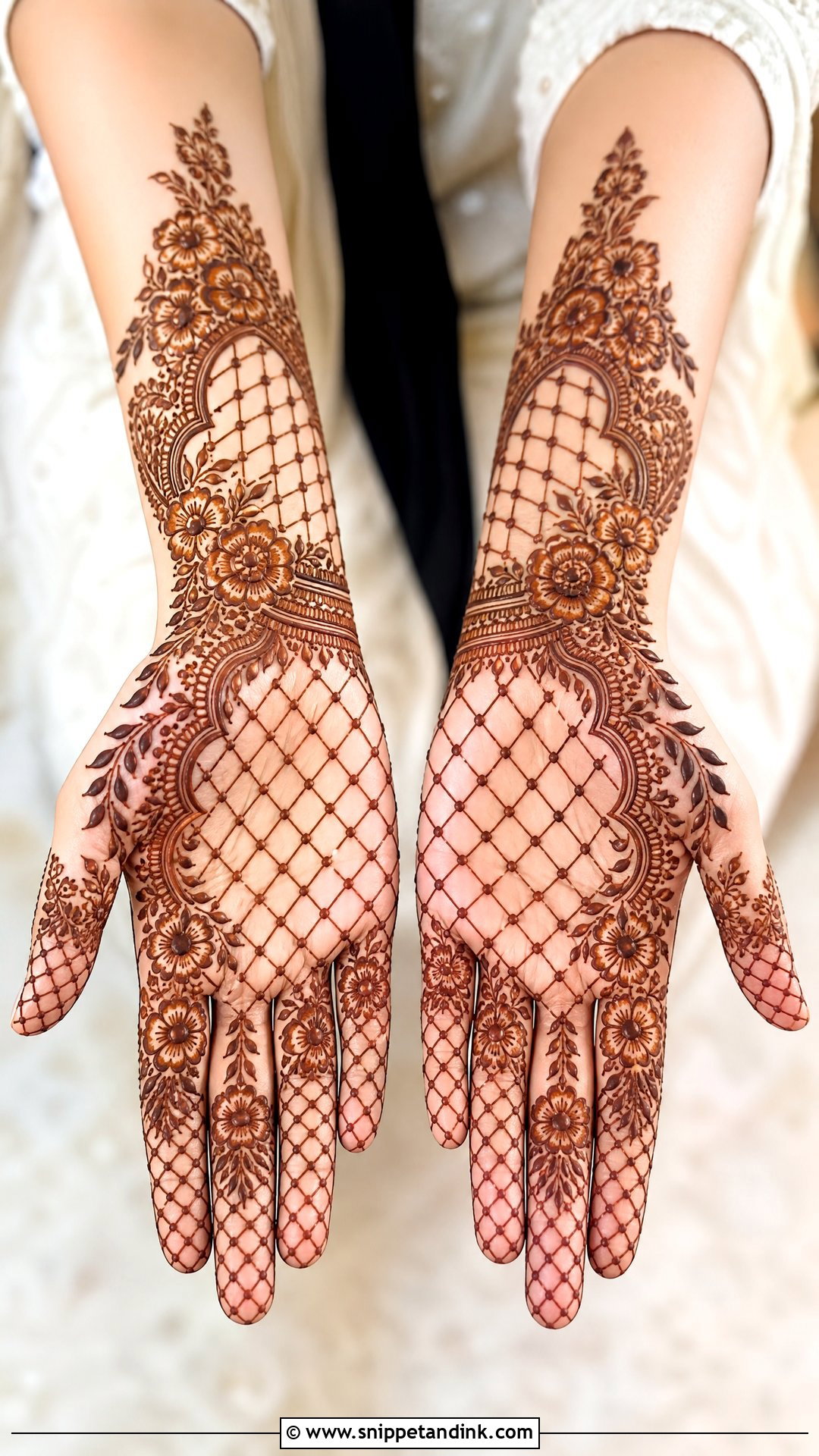 Dubai Jaali Front Hand Mehndi Design - Snippet and Ink - 20 Dubai Front Hand Mehndi Designs