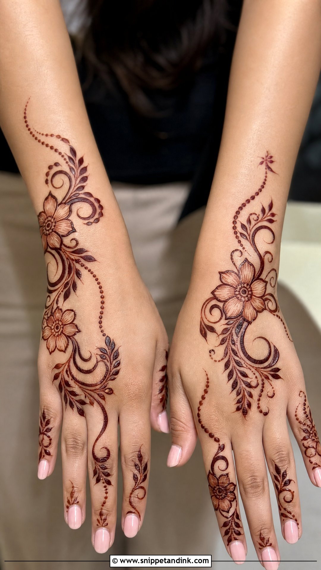Dubai Khafif Arabic Mehndi Design - Snippet and Ink - 30 Dubai Khafif Mehndi Designs