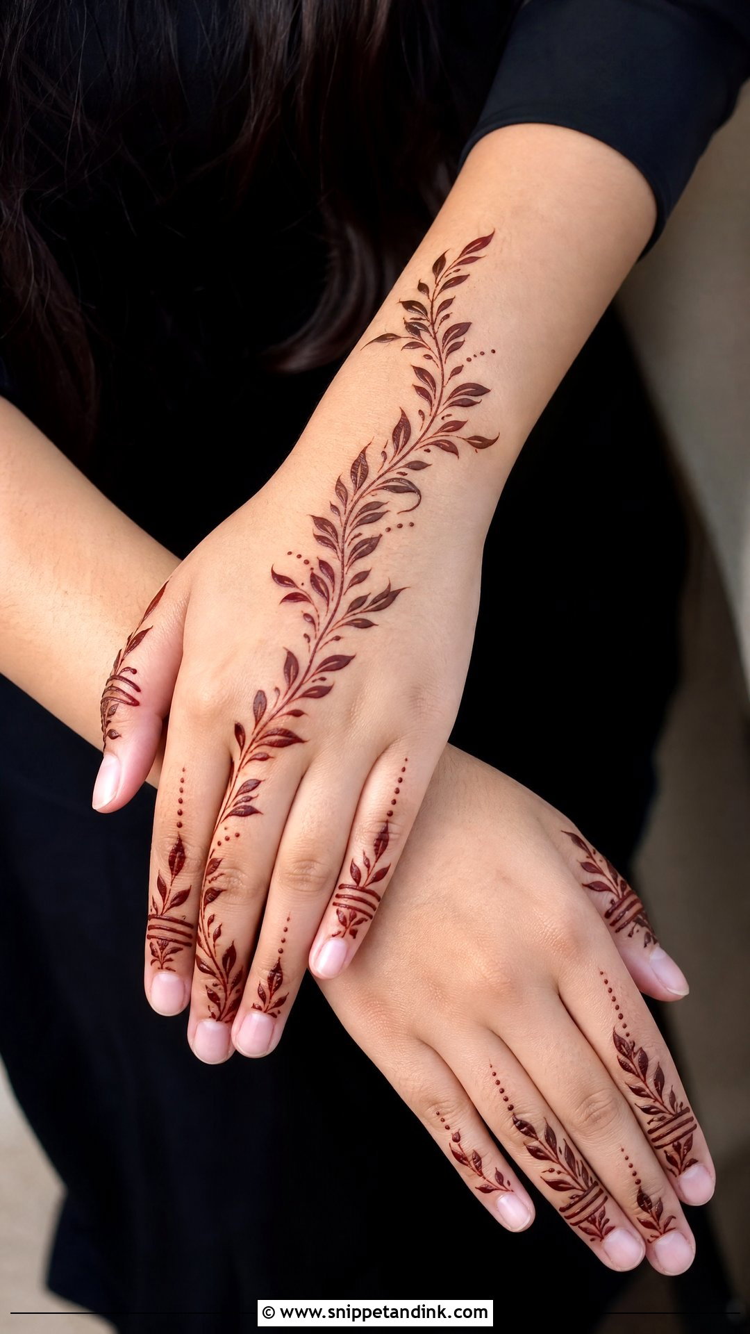 Dubai Khafif Leaf Mehndi Design - Snippet and Ink - 30 Dubai Khafif Mehndi Designs