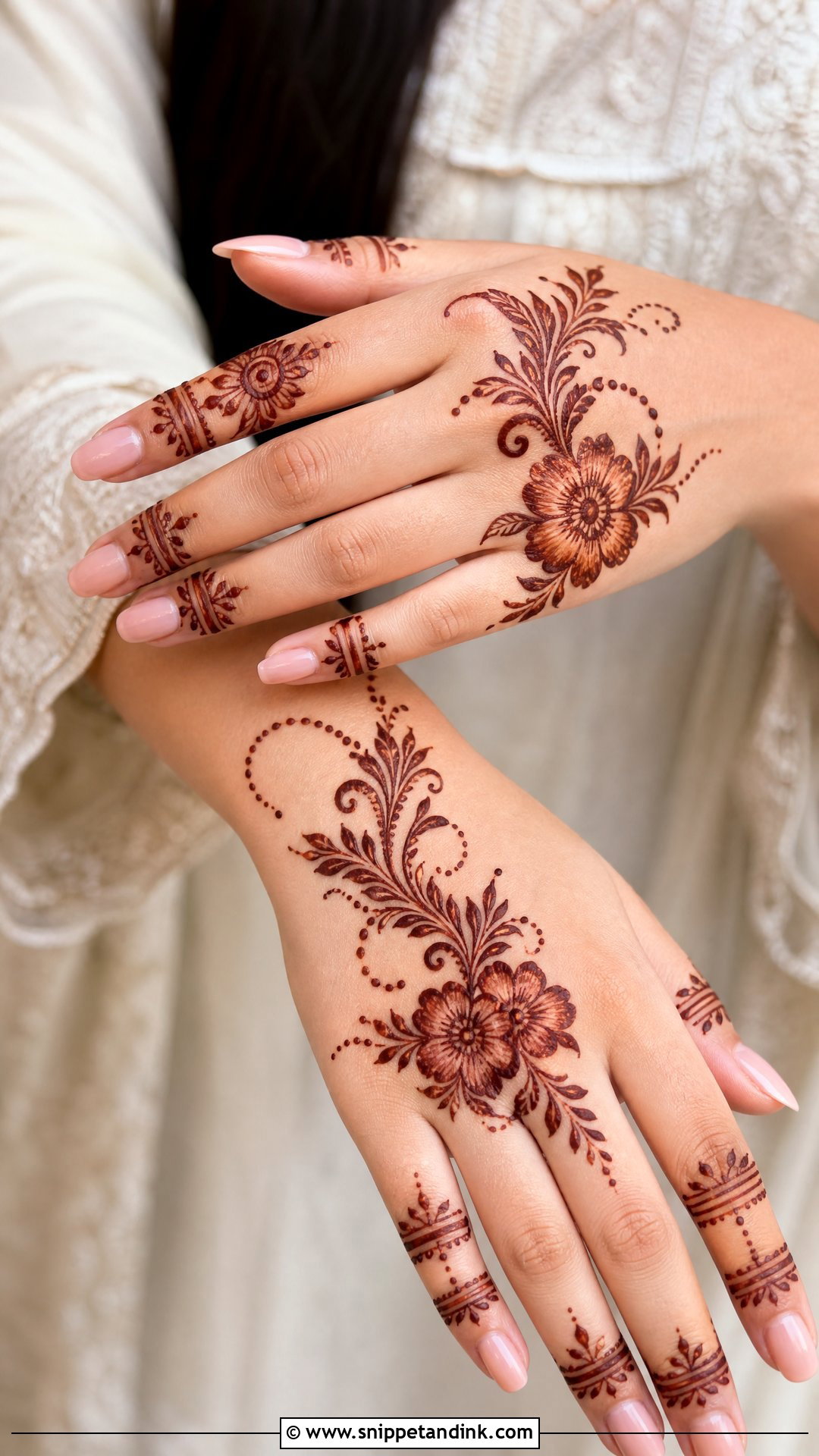 Dubai Khafif Party Mehndi Design - Snippet and Ink - 30 Dubai Khafif Mehndi Designs