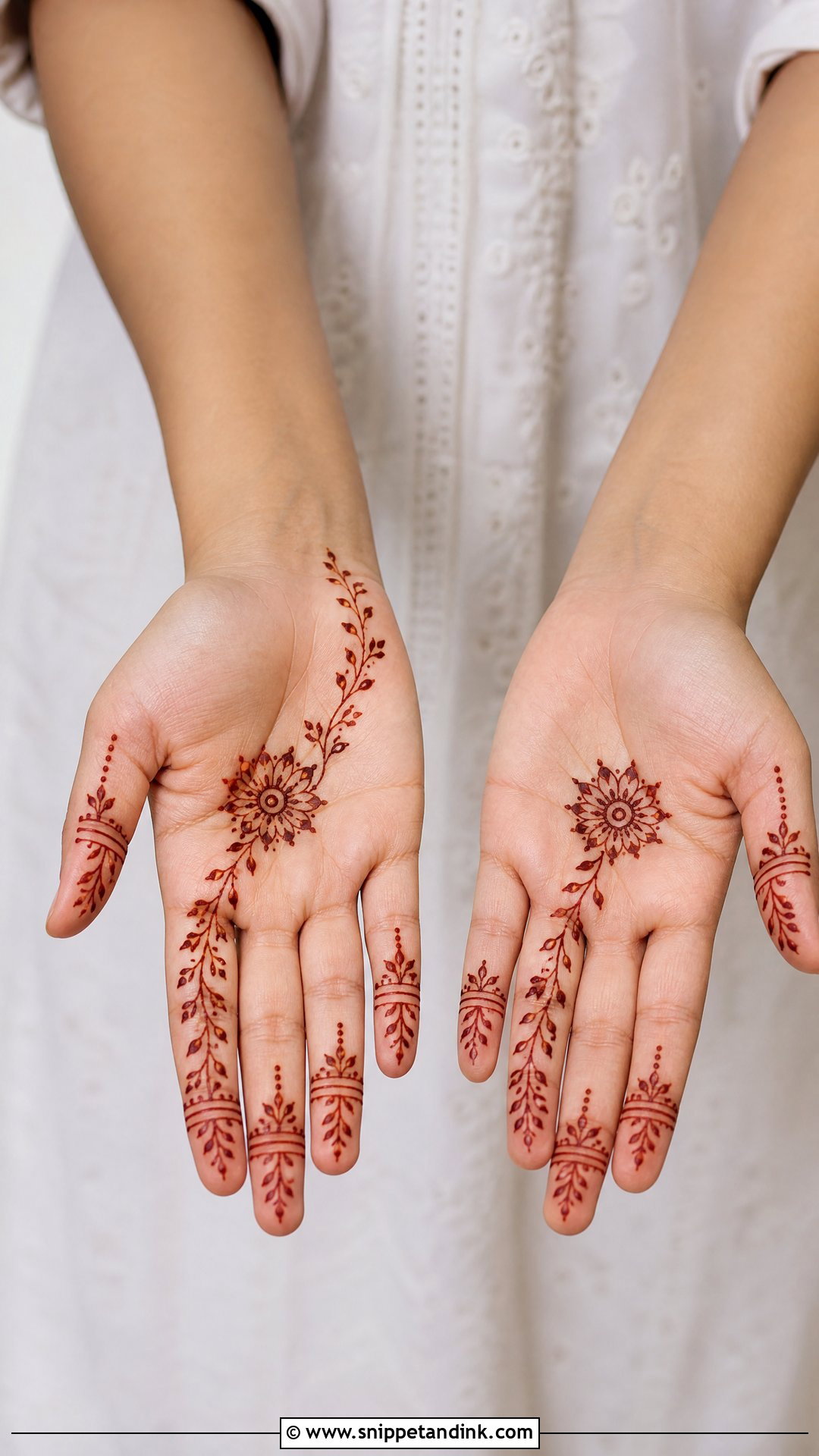 Dubai Minimal Front Hand Mehndi Design - Snippet and Ink - 20 Dubai Front Hand Mehndi Designs