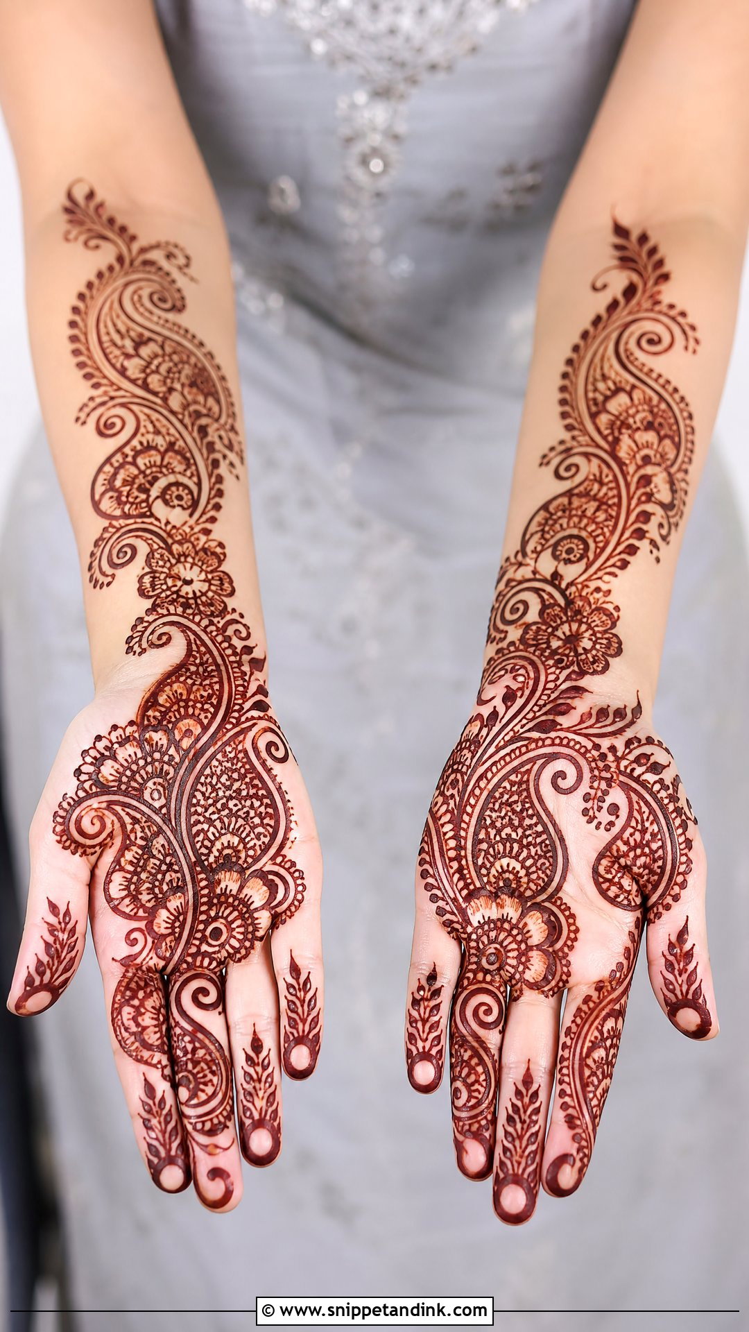 Dubai Paisley Full Hand Mehndi Design - Snippet and Ink - 20 Dubai Full Hand Mehndi Designs