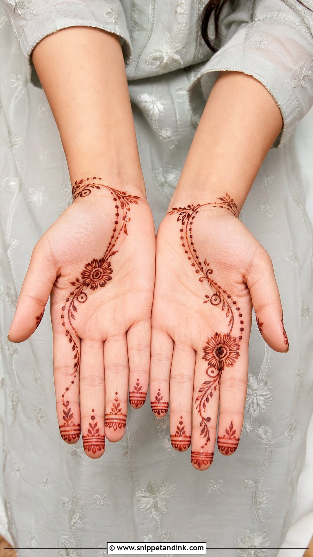 Dubai Simple Front Hand Mehndi Design - Snippet and Ink - 20 Dubai Front Hand Mehndi Designs