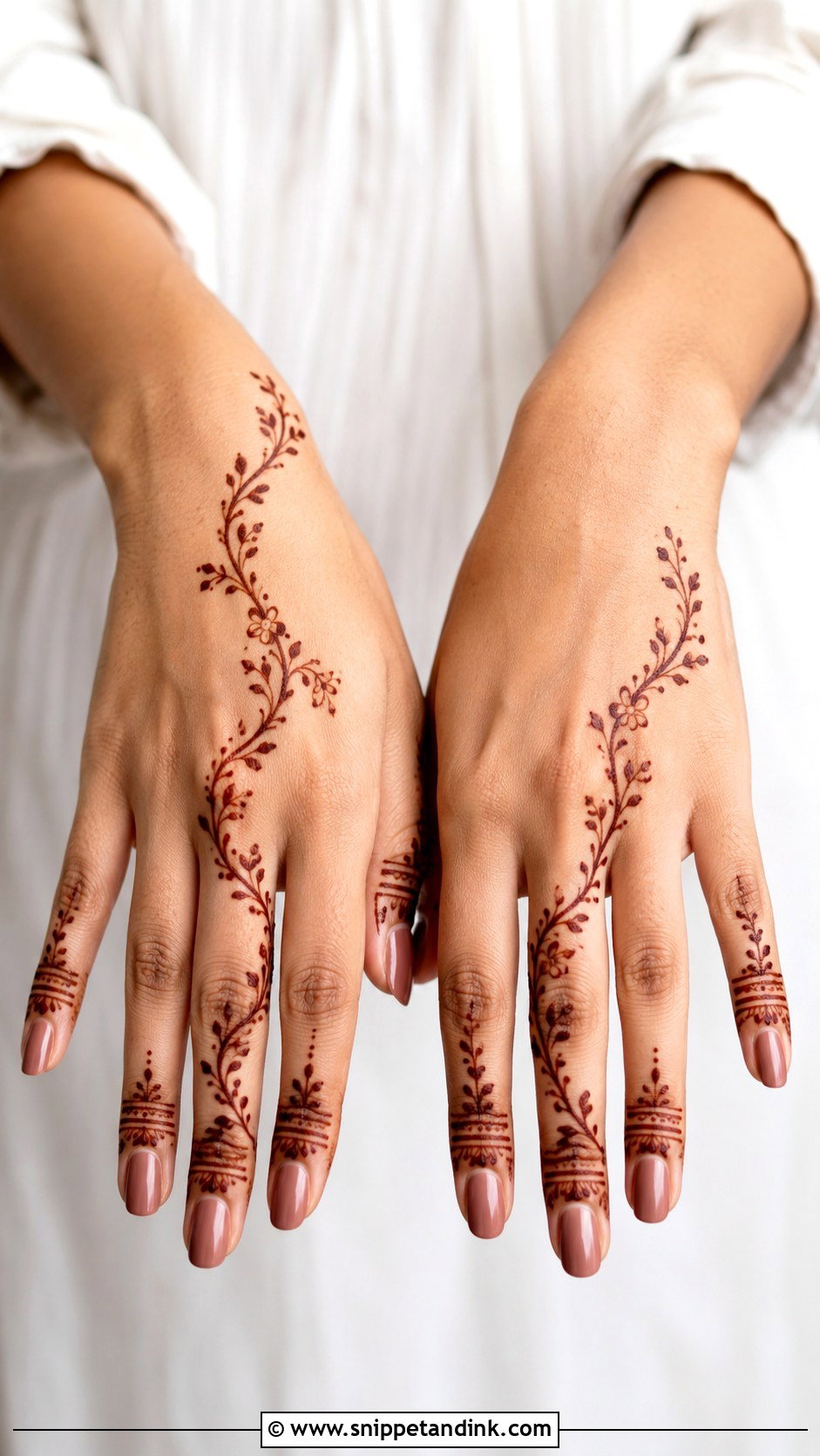 Dubai Simple Mehndi Design - Snippet and Ink - 35 Dubai Mehndi Designs