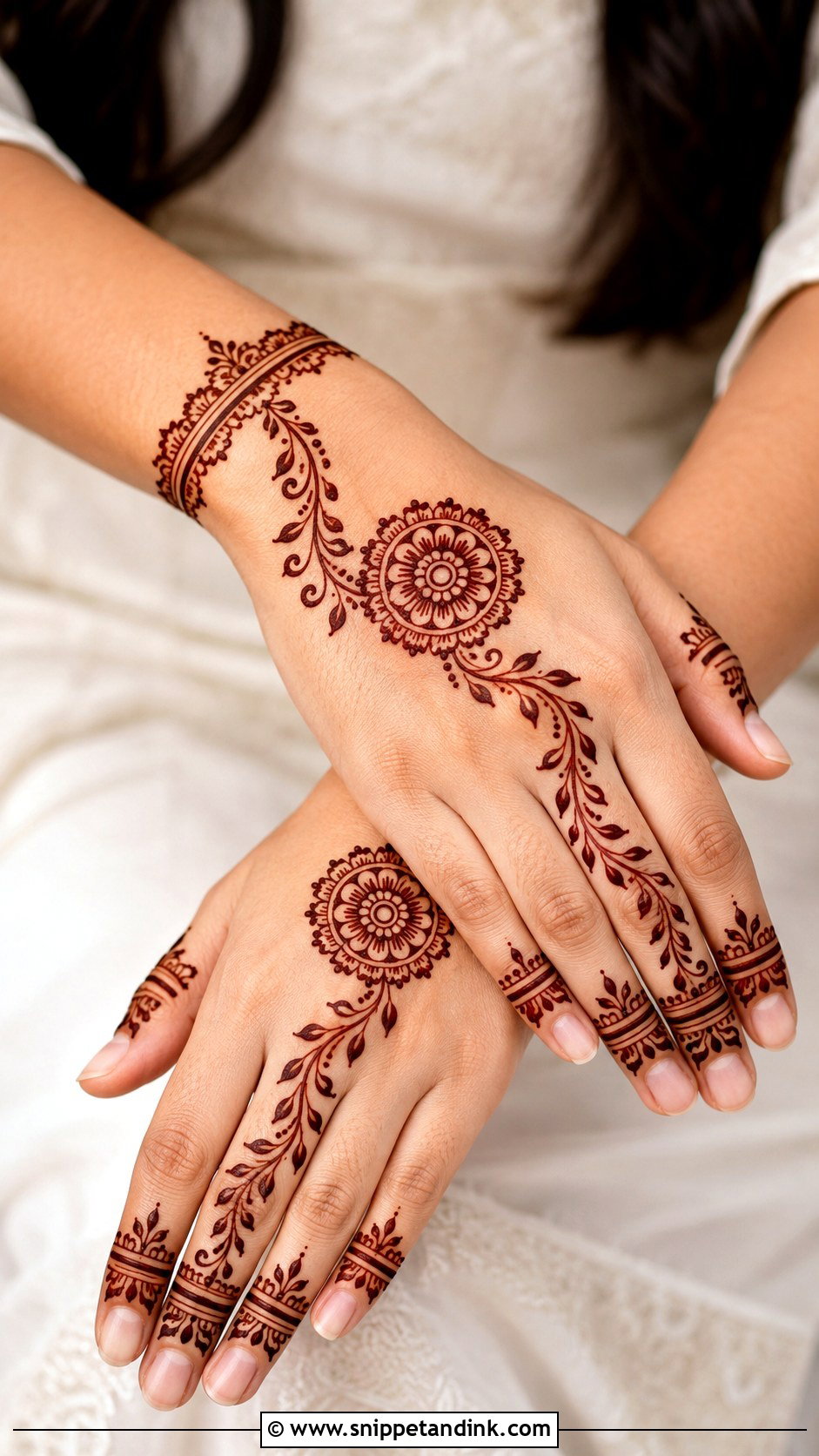 Easy Beginner Mehndi Design - Snippet and Ink - 30 Simple and Easy Mehndi Designs