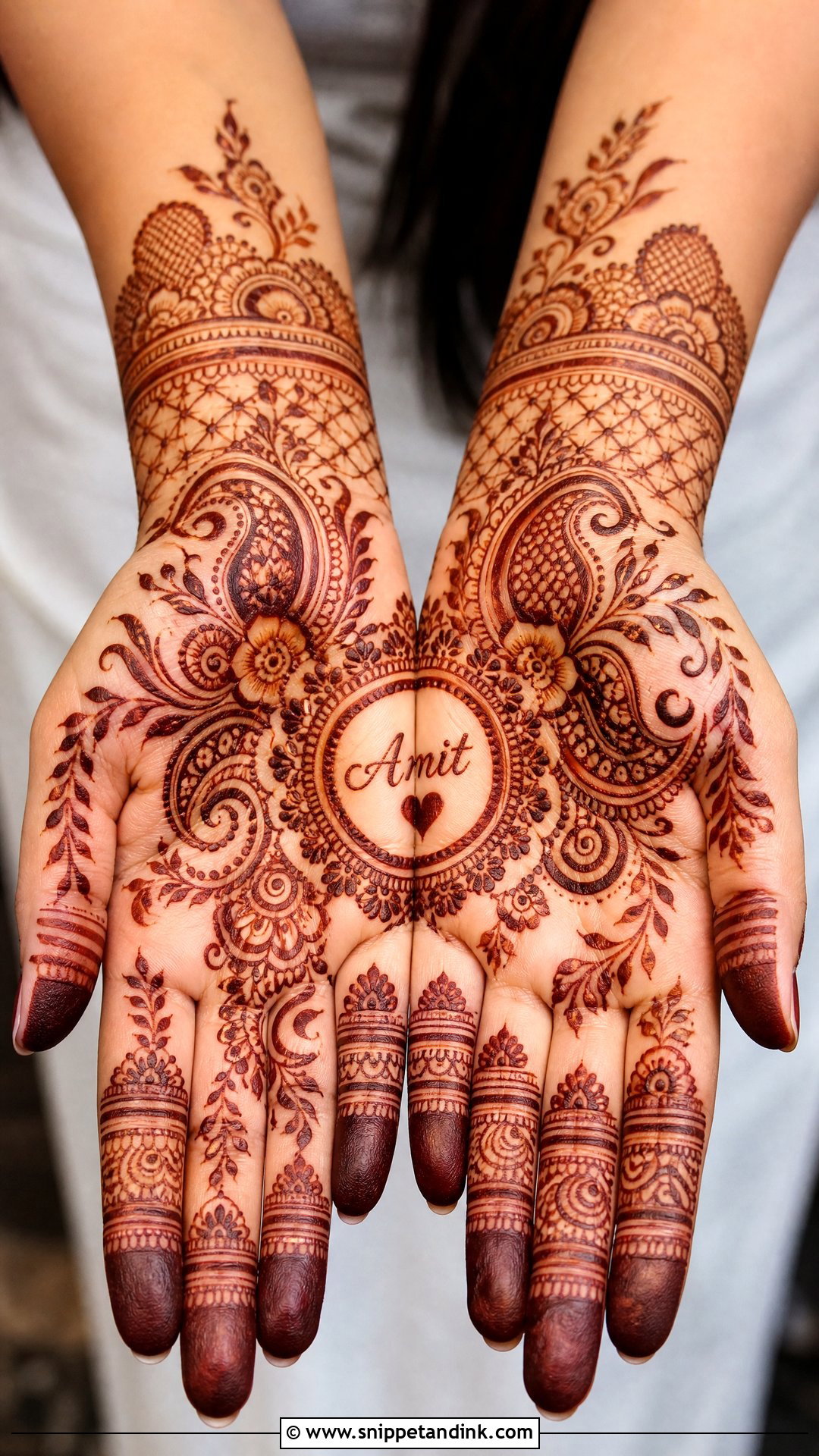 Easy Bridal Mehndi Design With Name - Snippet and Ink - 20 Easy Bridal Mehndi Designs