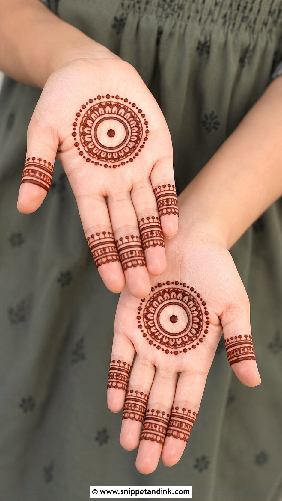 Easy Circle Mehndi Design For Beginners - Snippet and Ink - 35 Circle Mehndi Designs