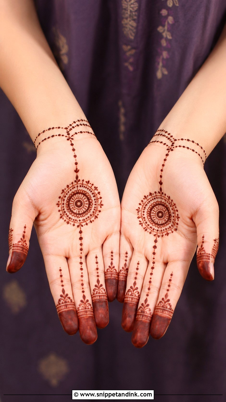 Easy Dotted Mehndi Design - Snippet and Ink - 35 Easy Mehndi Designs for Beginners