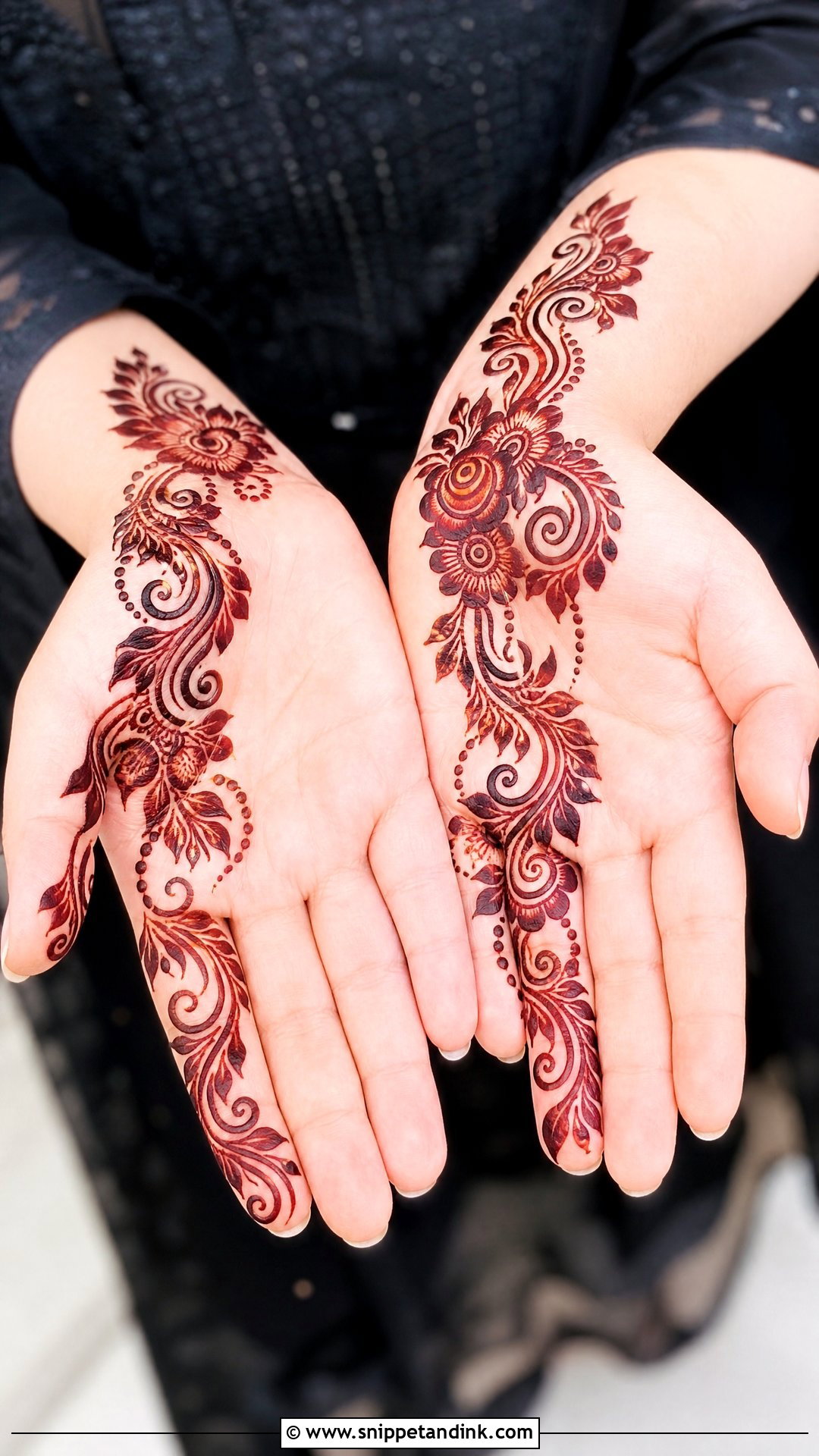 Easy Front Hand Arabic Mehndi Design - Snippet and Ink - 35 Easy Mehndi Designs
