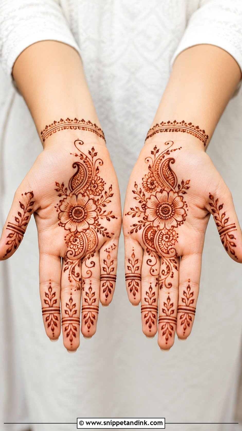 Easy Front Hand Mehndi Design - Snippet and Ink - 35 Front Mehndi Design Ideas