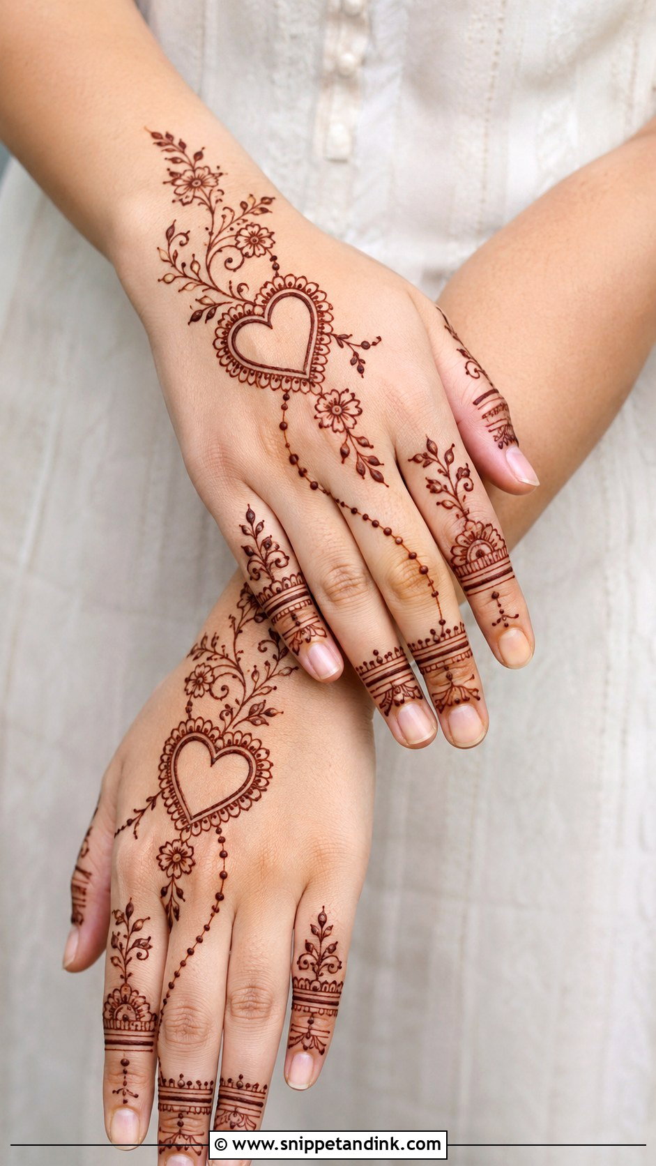 Easy Heart Mehndi Design - Snippet and Ink - 35 Mehndi Designs for Beginners