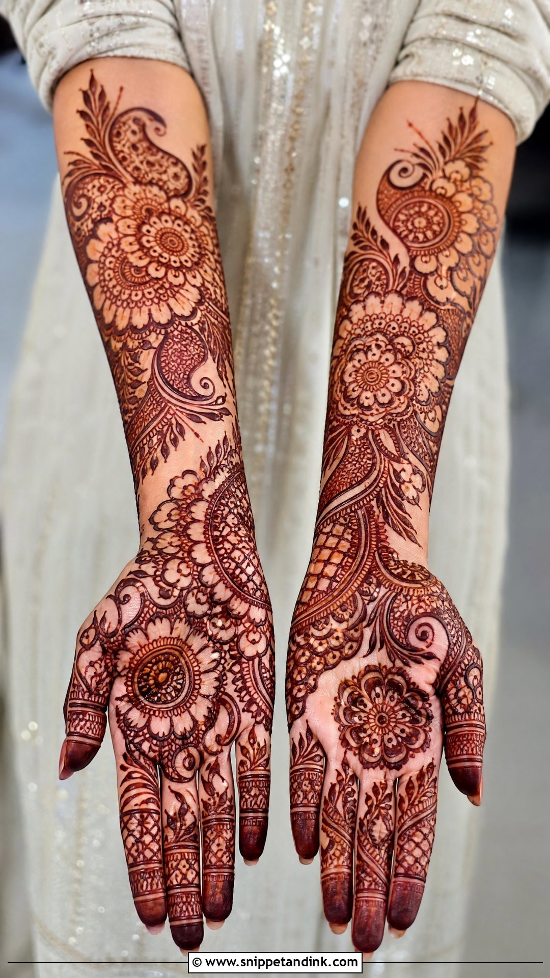 Easy Indo Arabic Bridal Mehndi Design - Snippet and Ink - 20 Easy Bridal Mehndi Designs