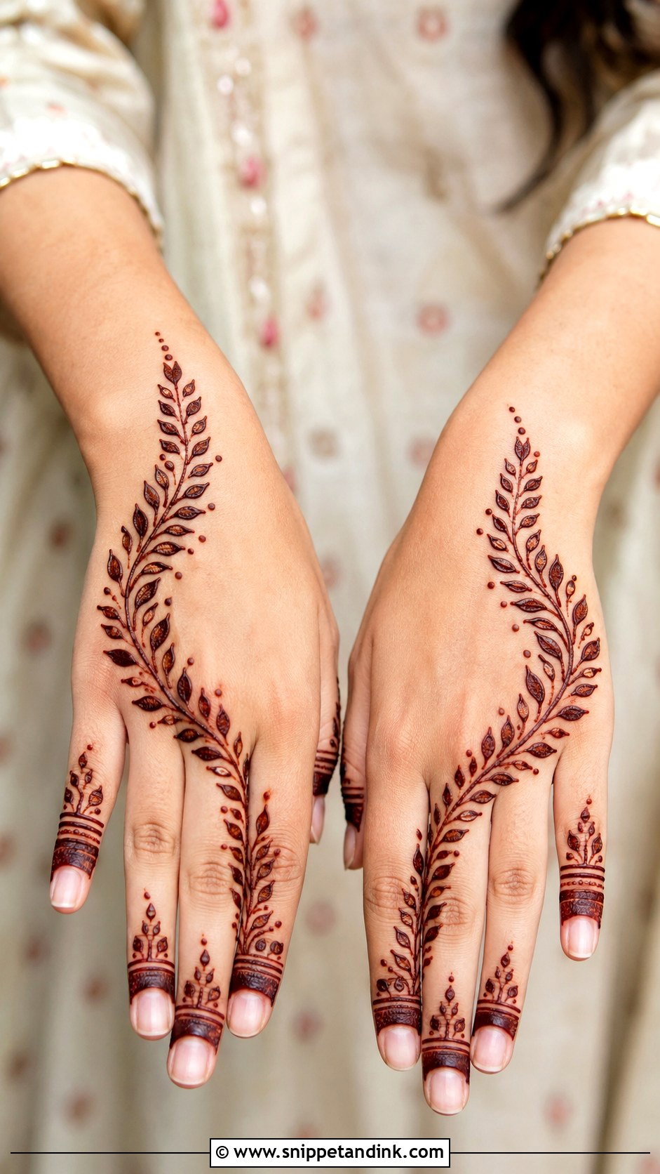 Easy Leaf Mehndi Design - Snippet and Ink - 35 Easy Mehndi Designs for Beginners