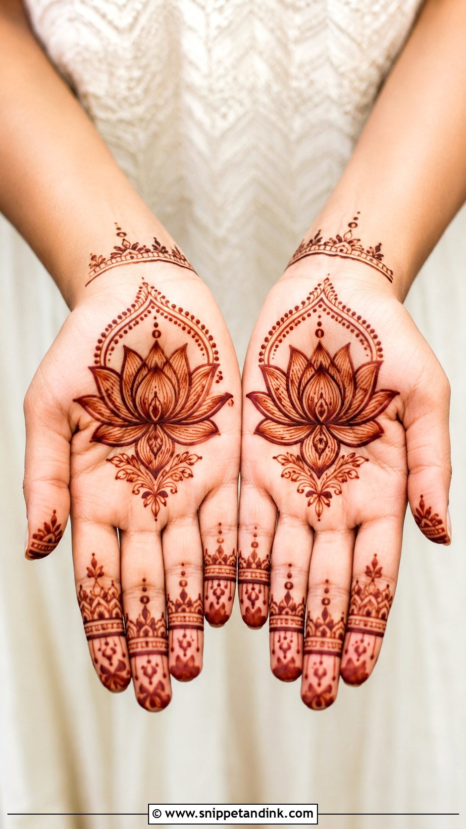 Easy Lotus Mehndi Design - Snippet and Ink - 35 Easy Mehndi Designs for Beginners