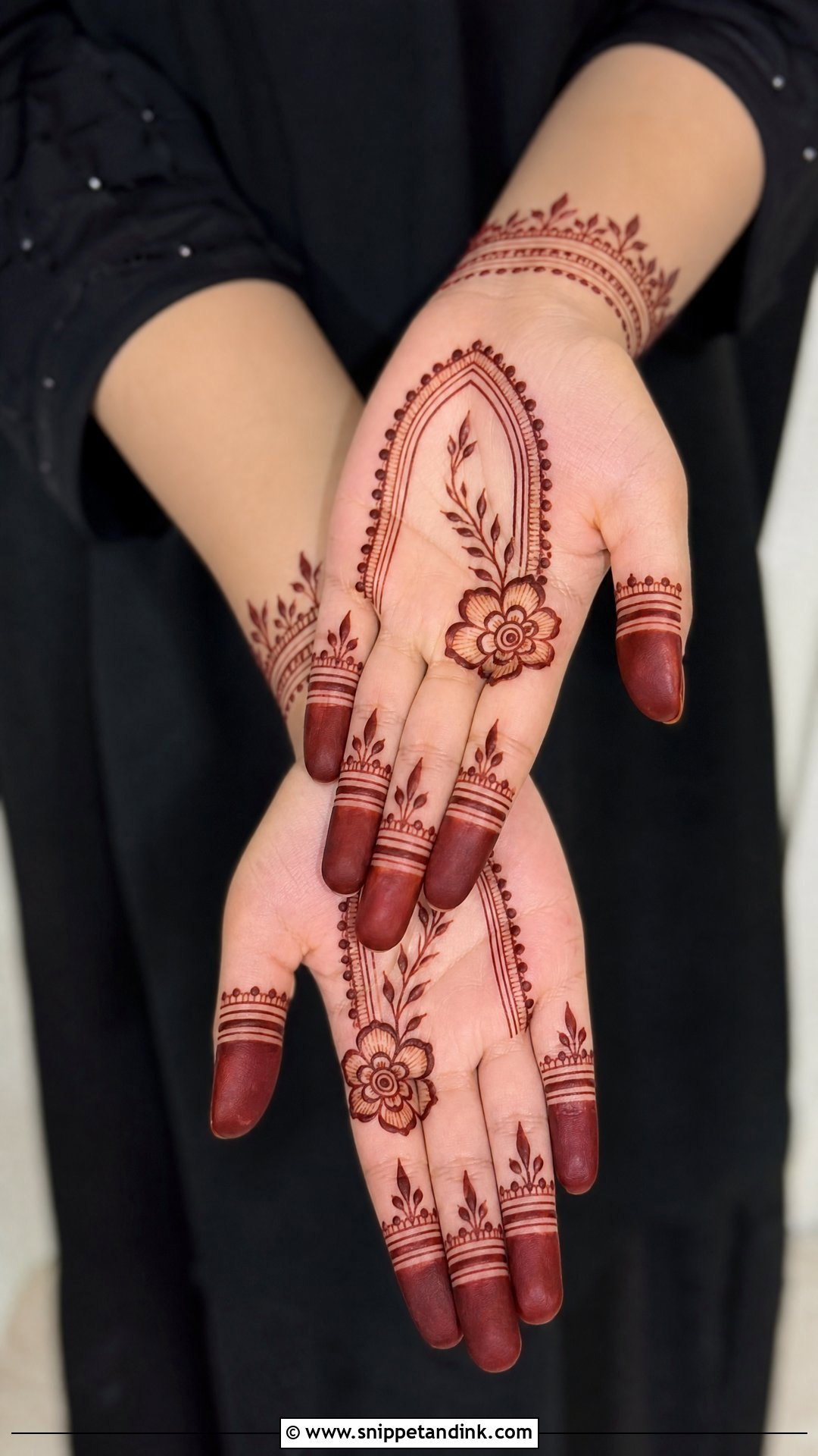 Easy Mehrab Mehndi Design - Snippet and Ink - 30 Mehrab Mehndi Design Ideas
