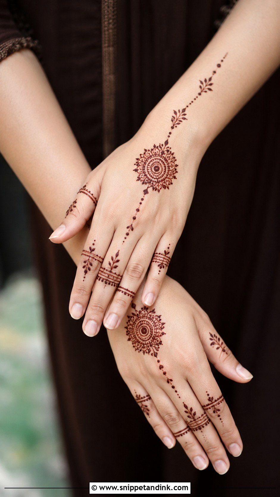 Easy Modern Mehndi Design - Snippet and Ink - 35 Easy Mehndi Designs for Beginners