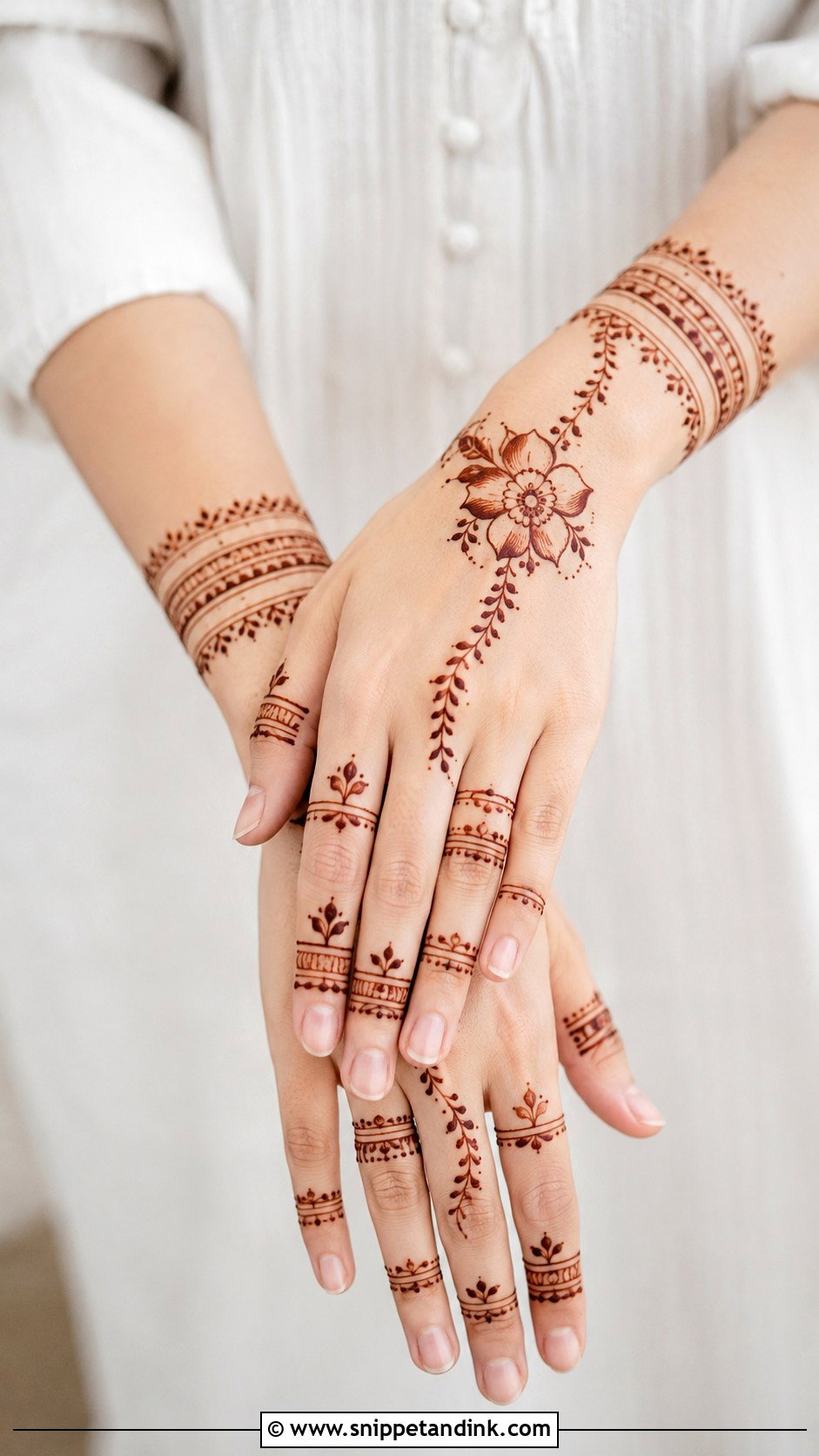 Easy Modern Mehndi Design - Snippet and Ink - 35 Simple Easy Mehndi Designs