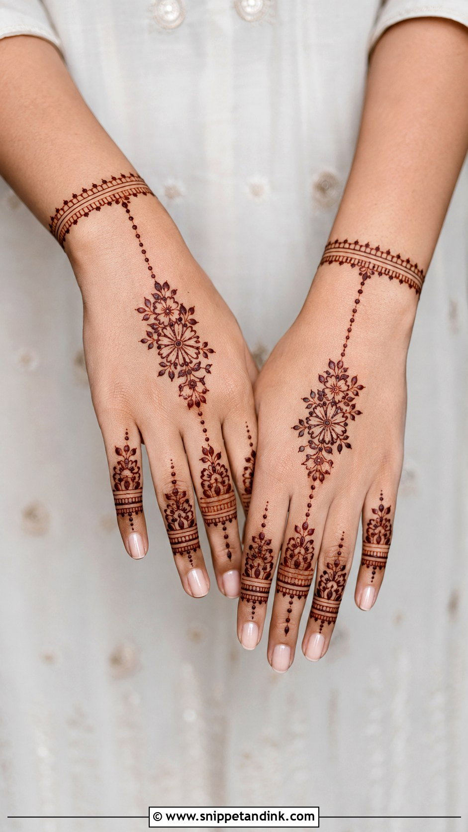 Easy Modern Mehndi Design - Snippet and Ink - 30 Simple and Easy Mehndi Designs