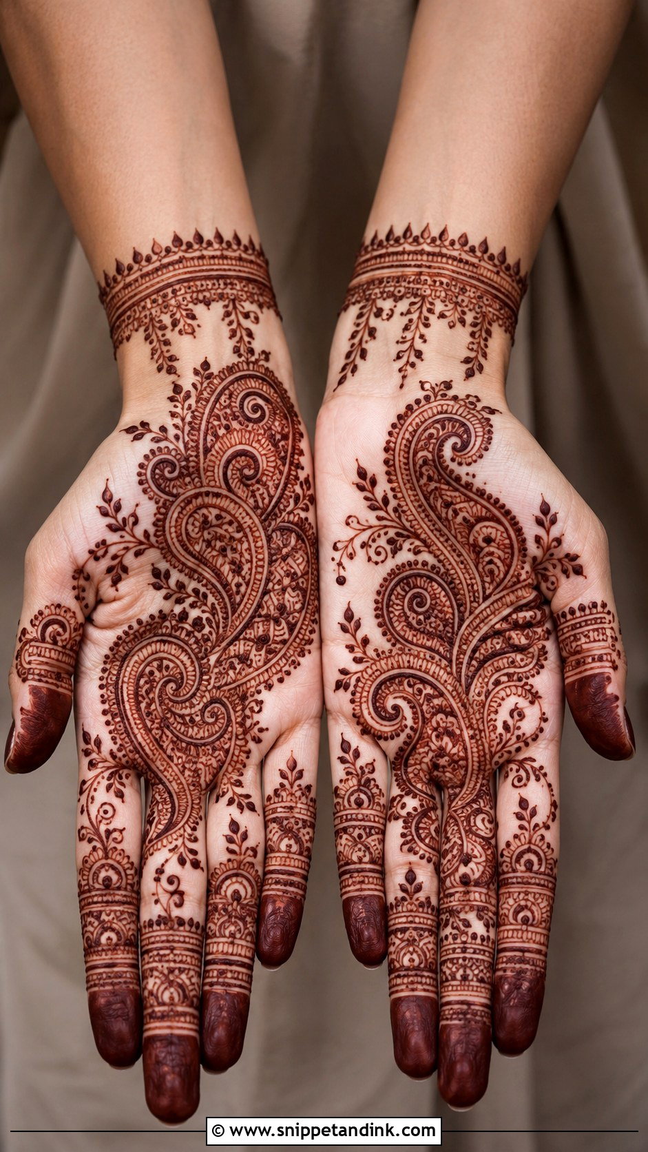 Easy Paisley Mehndi Design - Snippet and Ink - 30 Simple and Easy Mehndi Designs