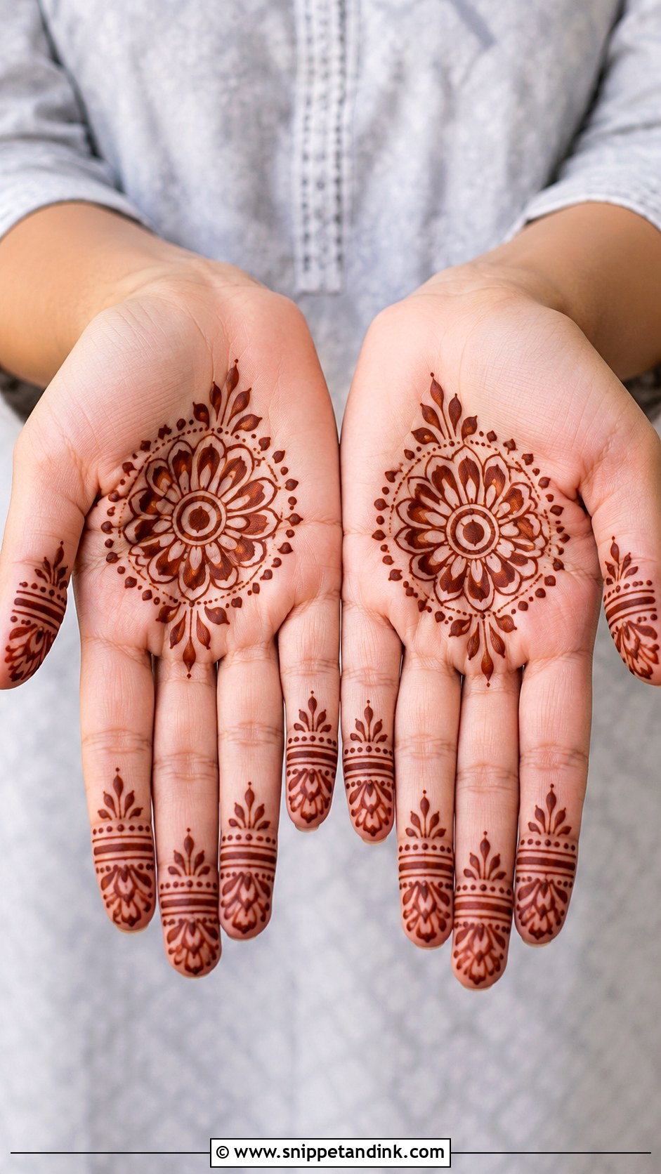 Easy Palm Mehndi Design - Snippet and Ink - 35 Only Palm Mehndi Design Ideas