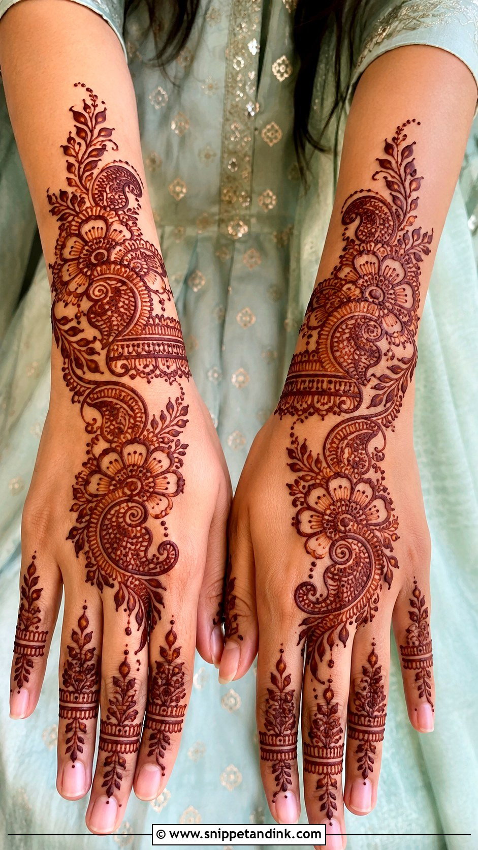 Easy Wedding Guest Mehndi Design - Snippet and Ink - 30 Simple and Easy Mehndi Designs