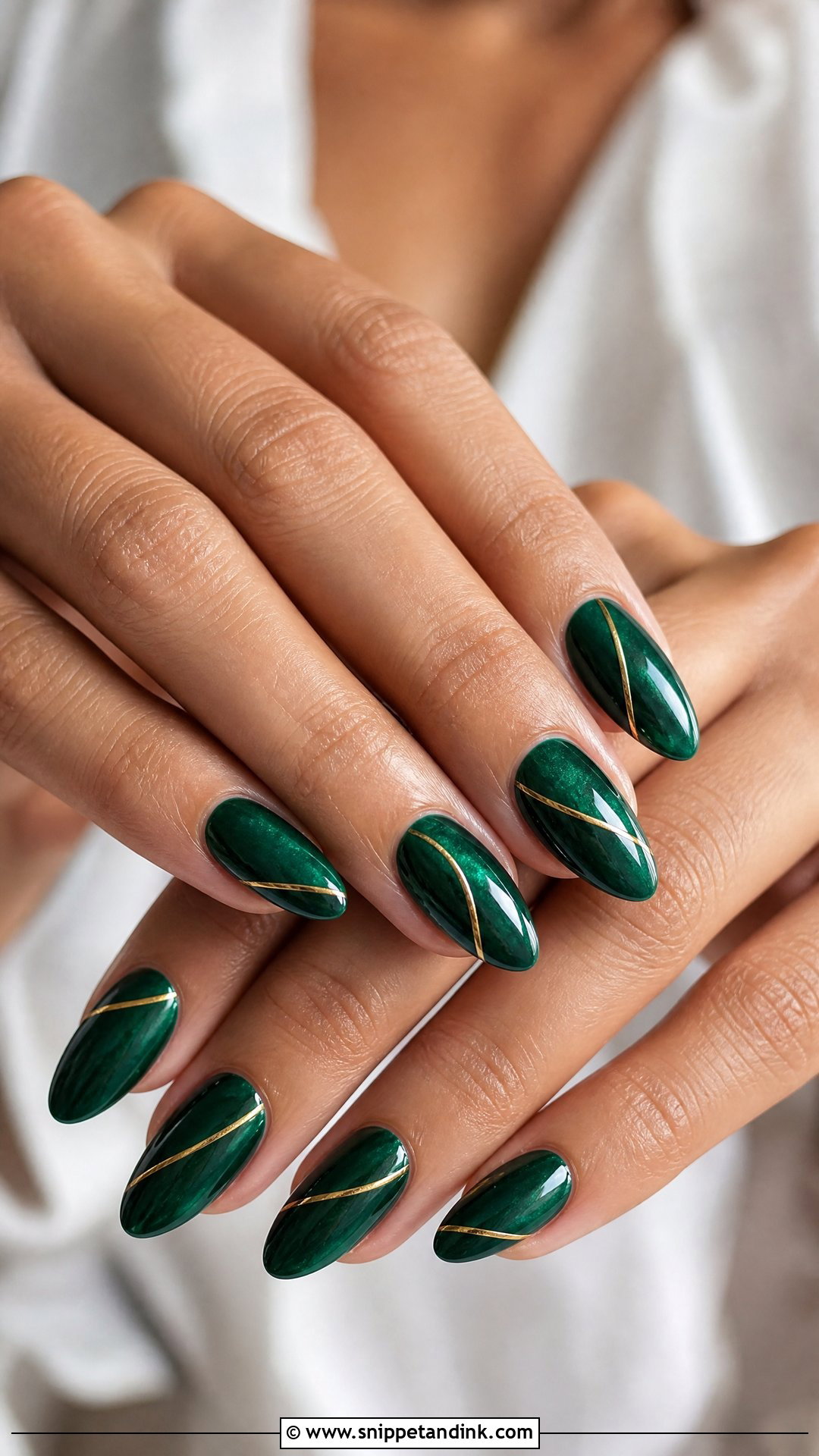 Emerald Wedding Guest Nails - Snippet and Ink - 35 Wedding Guest Nails