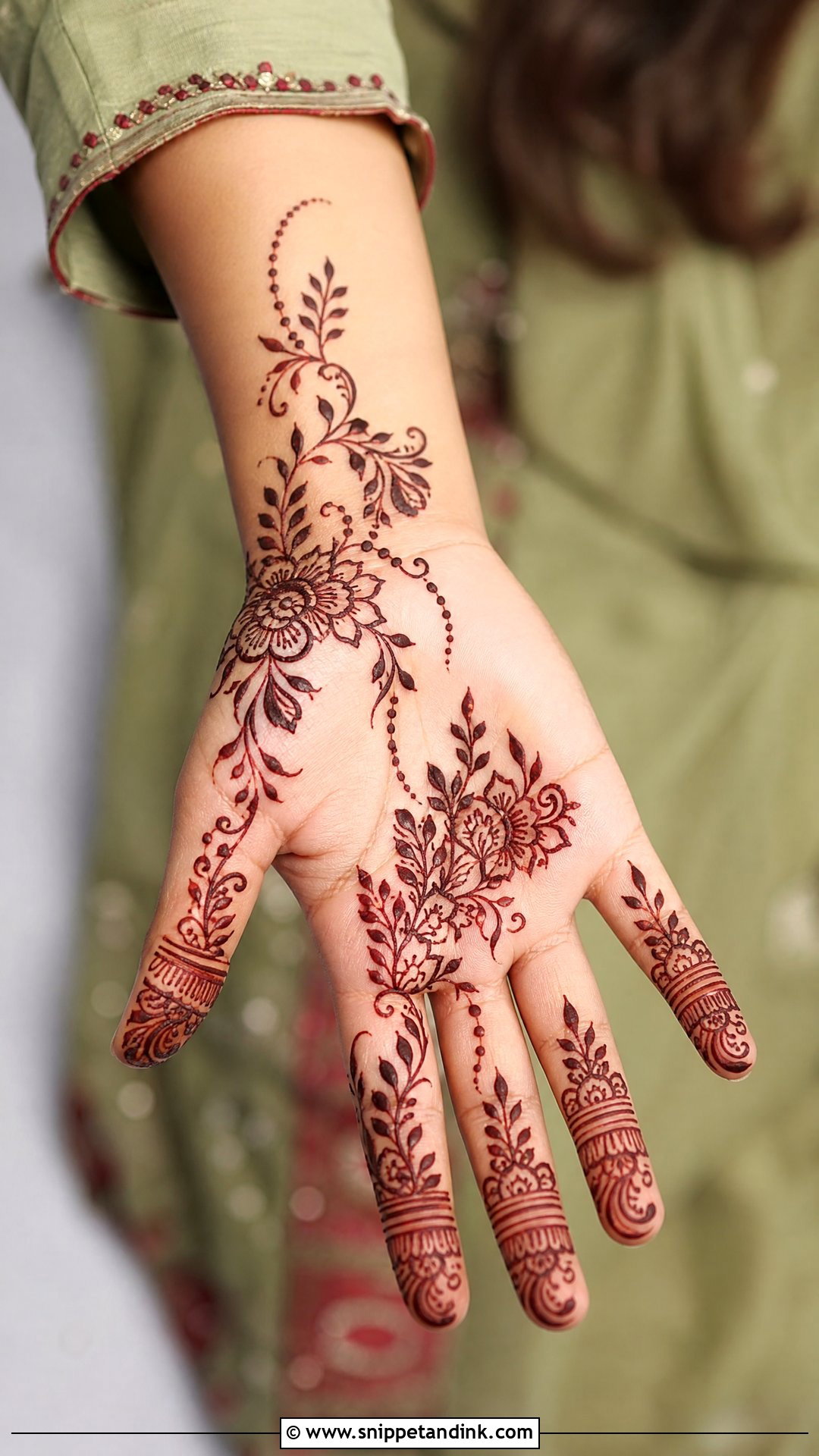 Finger Bail Front Hand Mehndi Design - Snippet and Ink - 25 Bail Front Hand Mehndi Design Ideas