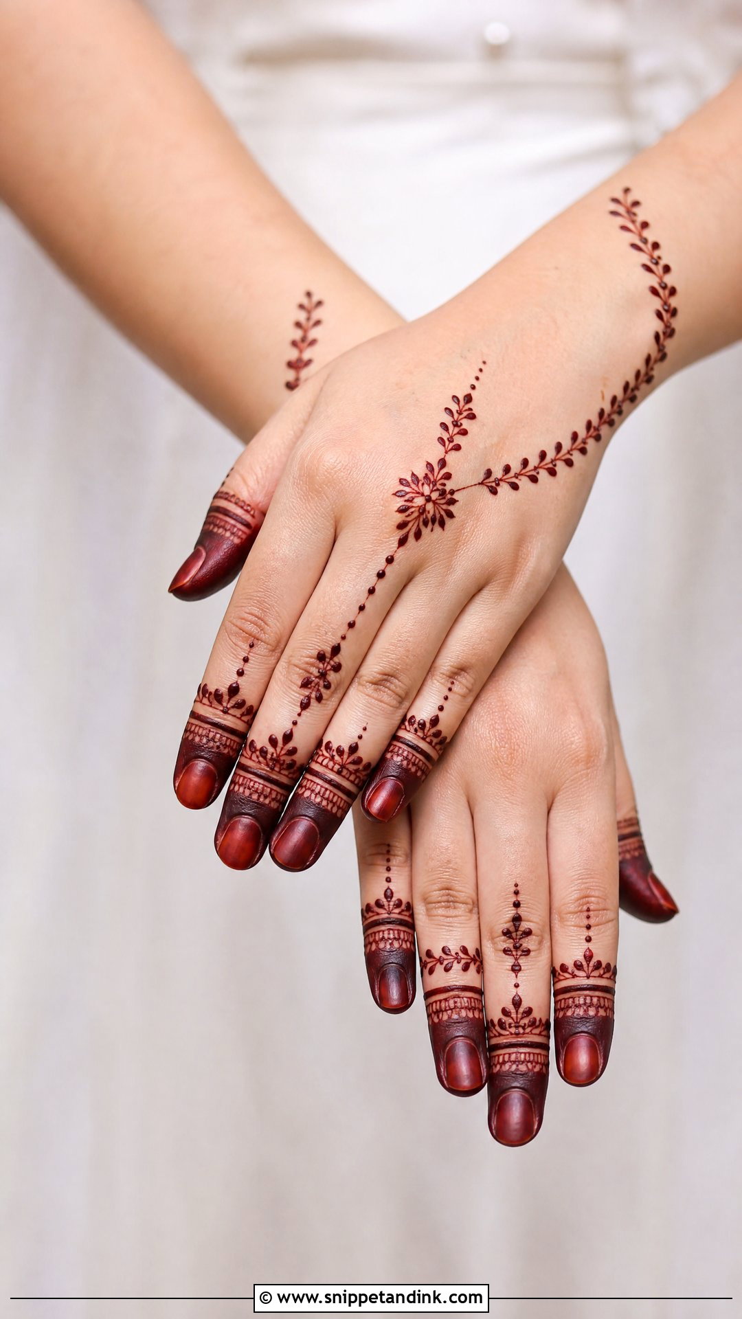 Finger Bridesmaid Mehndi Design - Snippet and Ink - 25 Mehendi Look for Bridesmaid Ideas