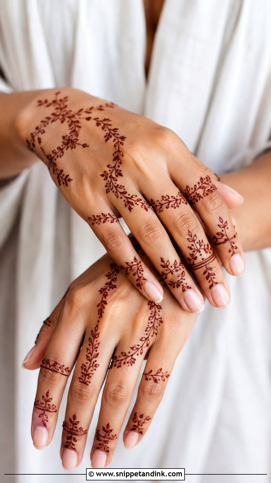 Finger Mehndi Design With Leaves - Snippet and Ink - 30 Mehndi Designs for Fingers