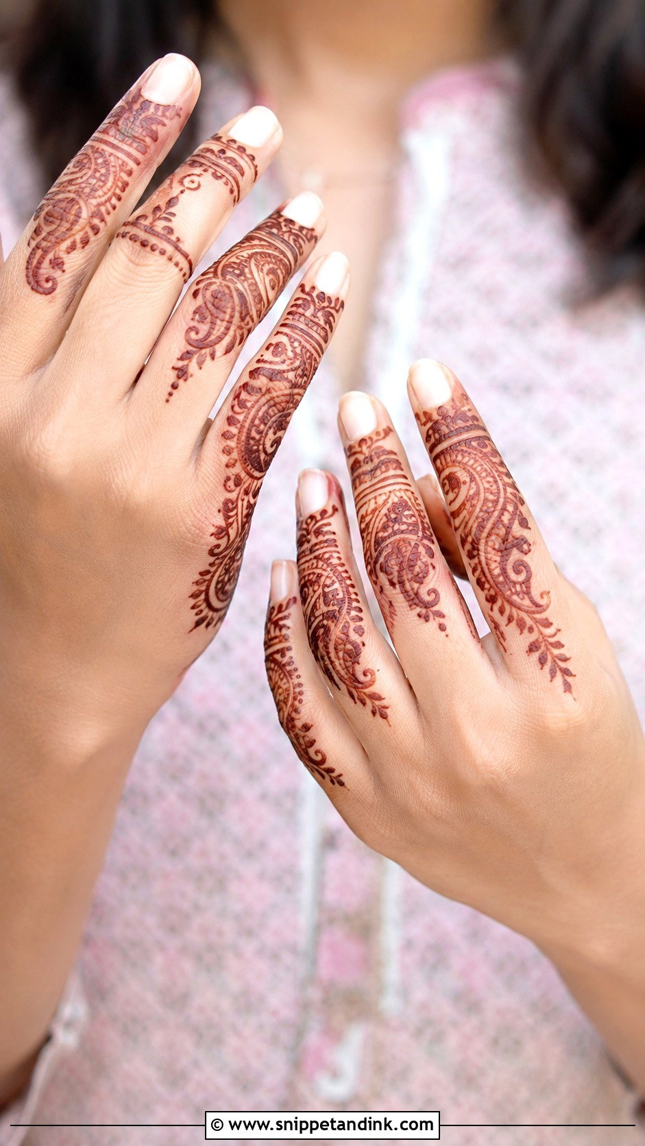 Finger Mehndi Design With Paisley - Snippet and Ink - 30 Simple Finger Mehndi Designs