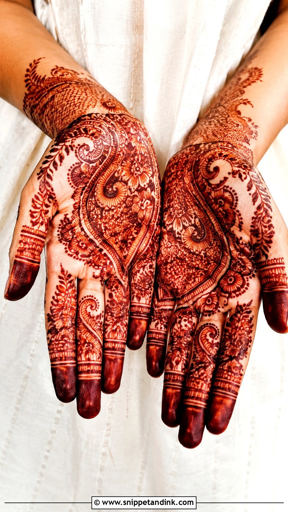 Finger Mehndi Design With Paisley - Snippet and Ink - 30 Mehndi Designs for Fingers