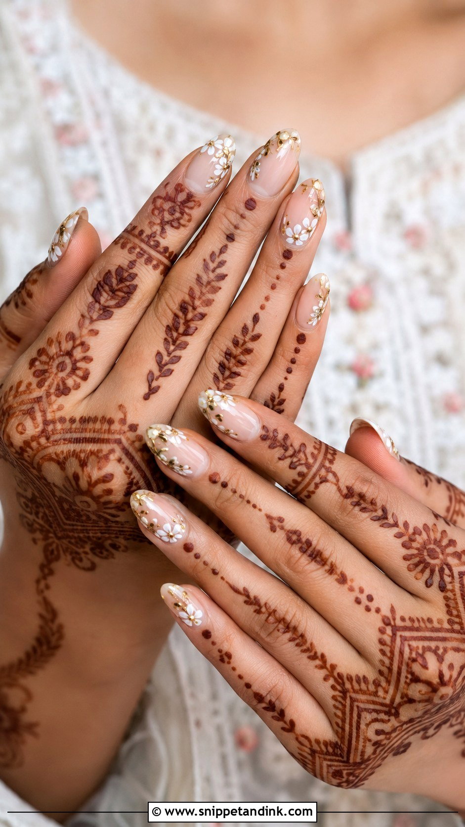 Floral Bridal Nails With Mehendi - Snippet and Ink - 20 Bridal Nails with Mehendi