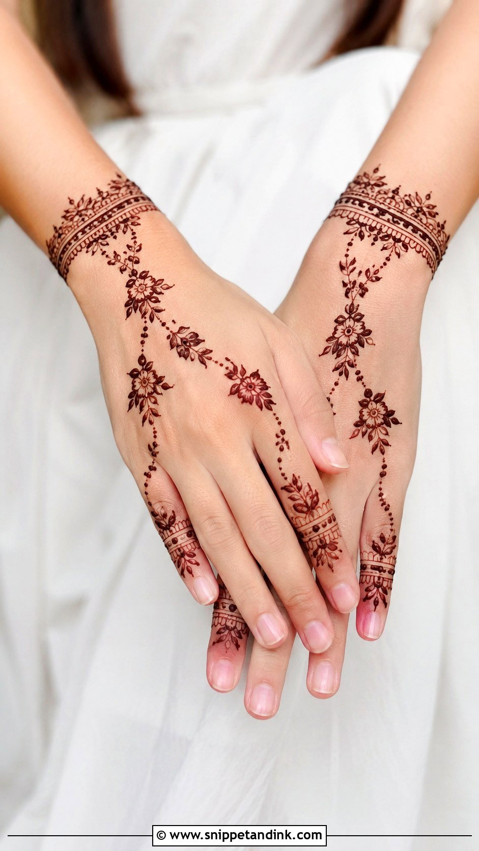Floral Chain Mehndi Design - Snippet and Ink - 35 Floral Mehndi Designs