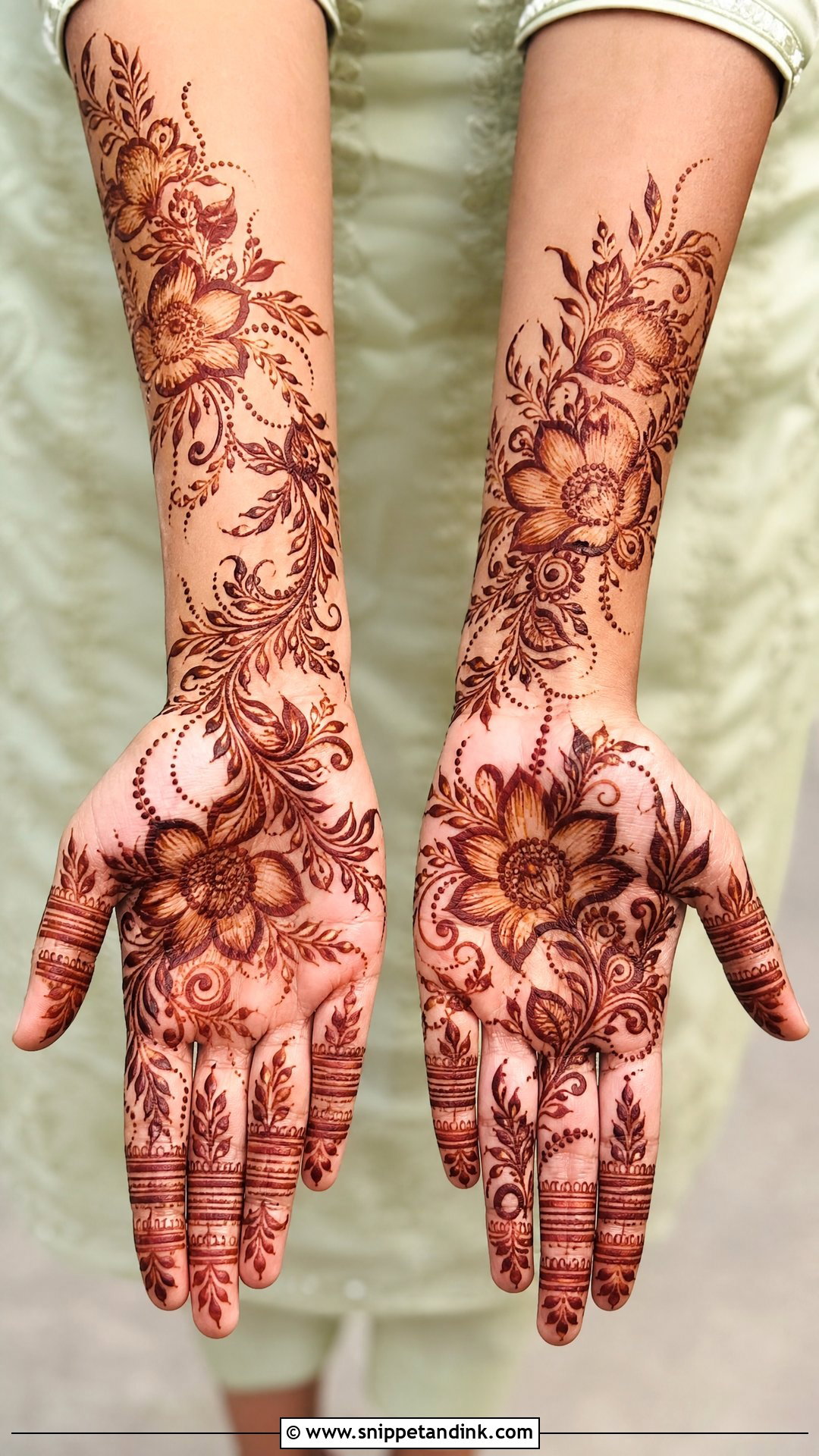 Floral Inside Mehndi Design - Snippet and Ink - 25 Inside Mehndi Designs