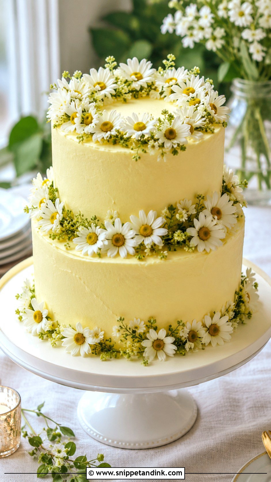 Fresh Daisy Wedding Cake - Snippet and Ink - 20 Fresh Flowers on Cakes for Wedding