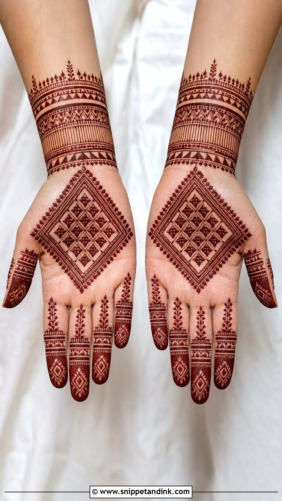 Front Hand Moroccan Mehndi Design - Snippet and Ink - 35 Modern Front Hand Mehndi Designs